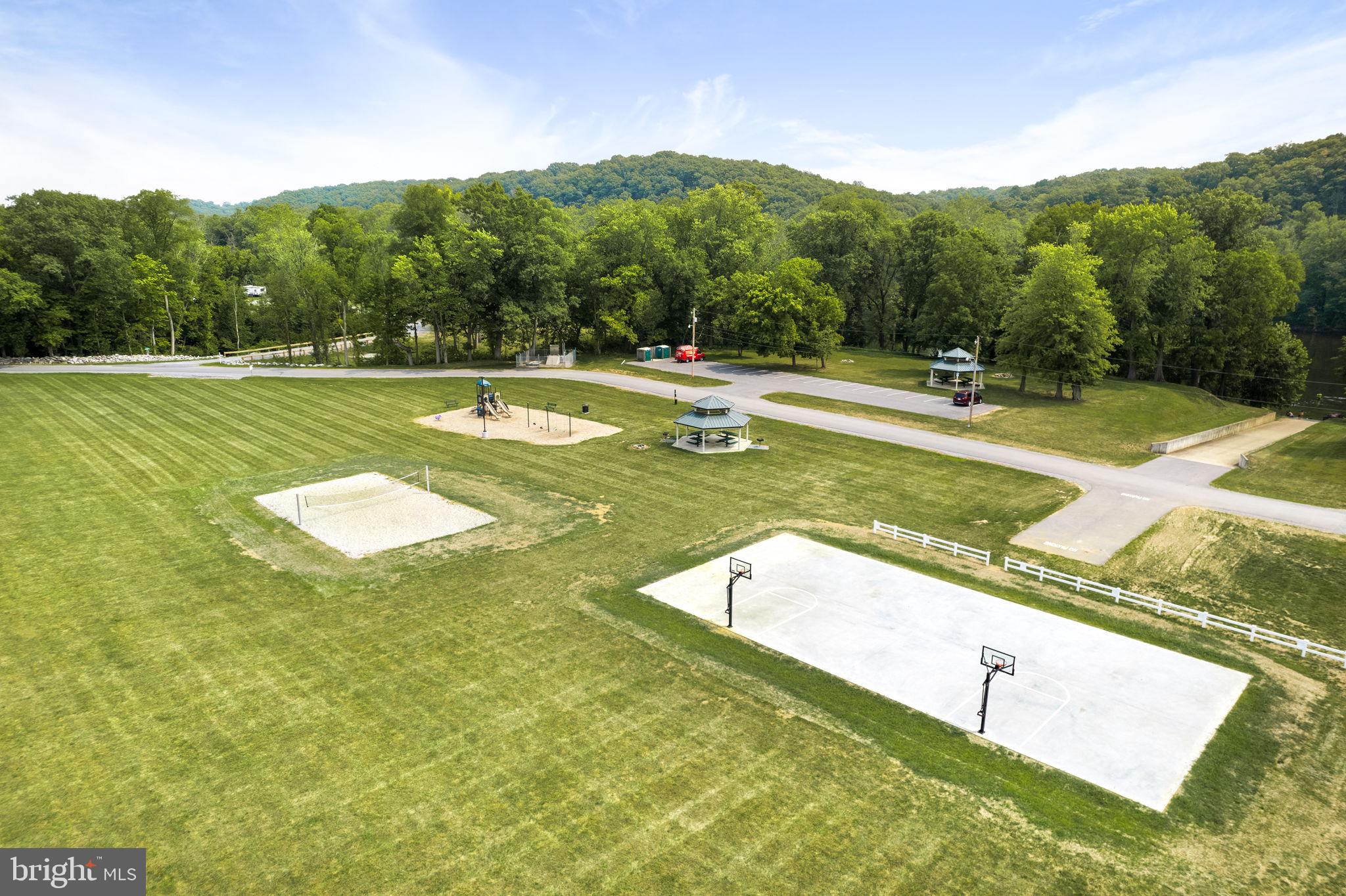 BROOKFIELD ON THE POTOMAC - Residential