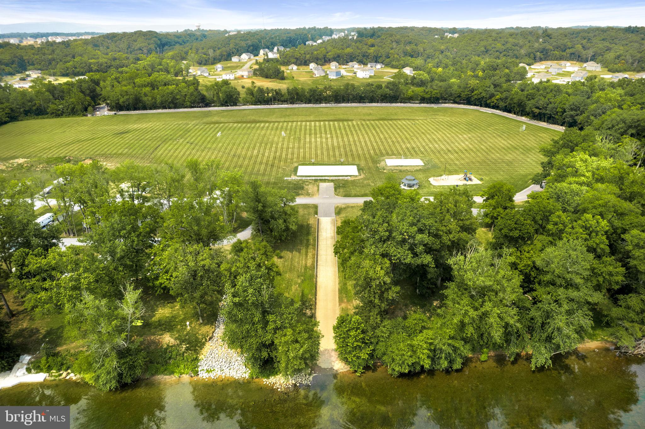 BROOKFIELD ON THE POTOMAC - Residential