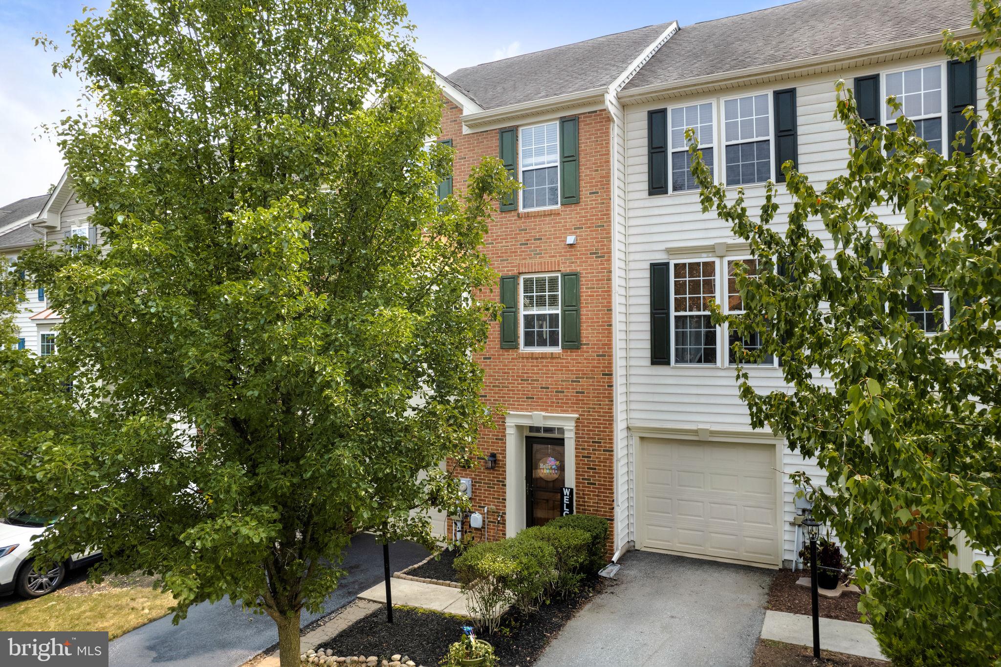 BROOKFIELD ON THE POTOMAC - Residential