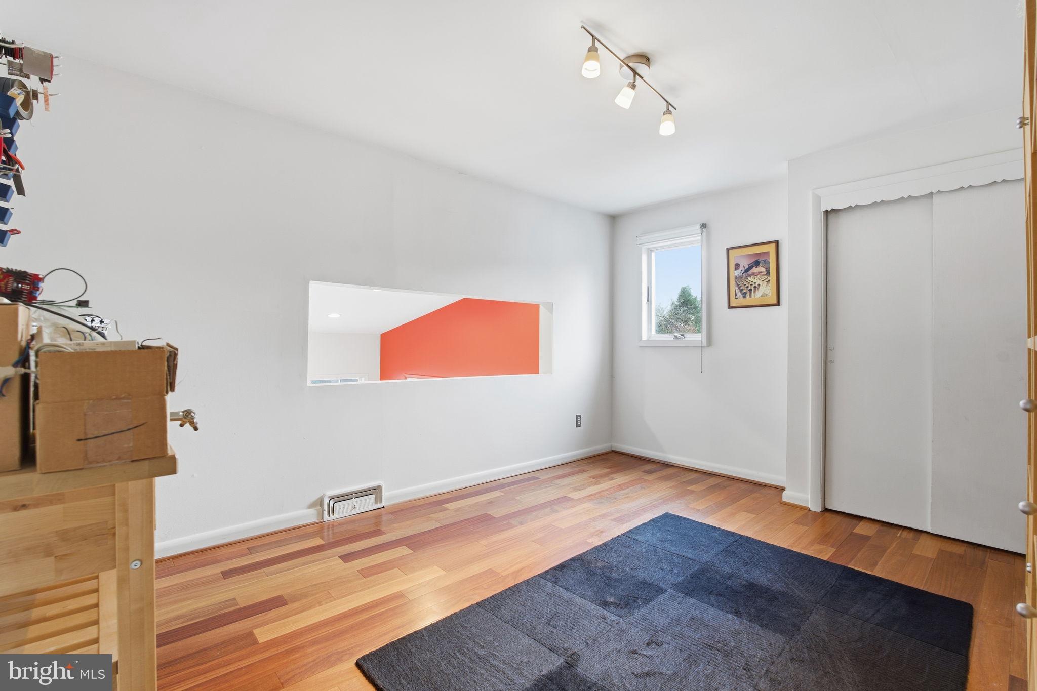 OAK SPRINGS - Residential