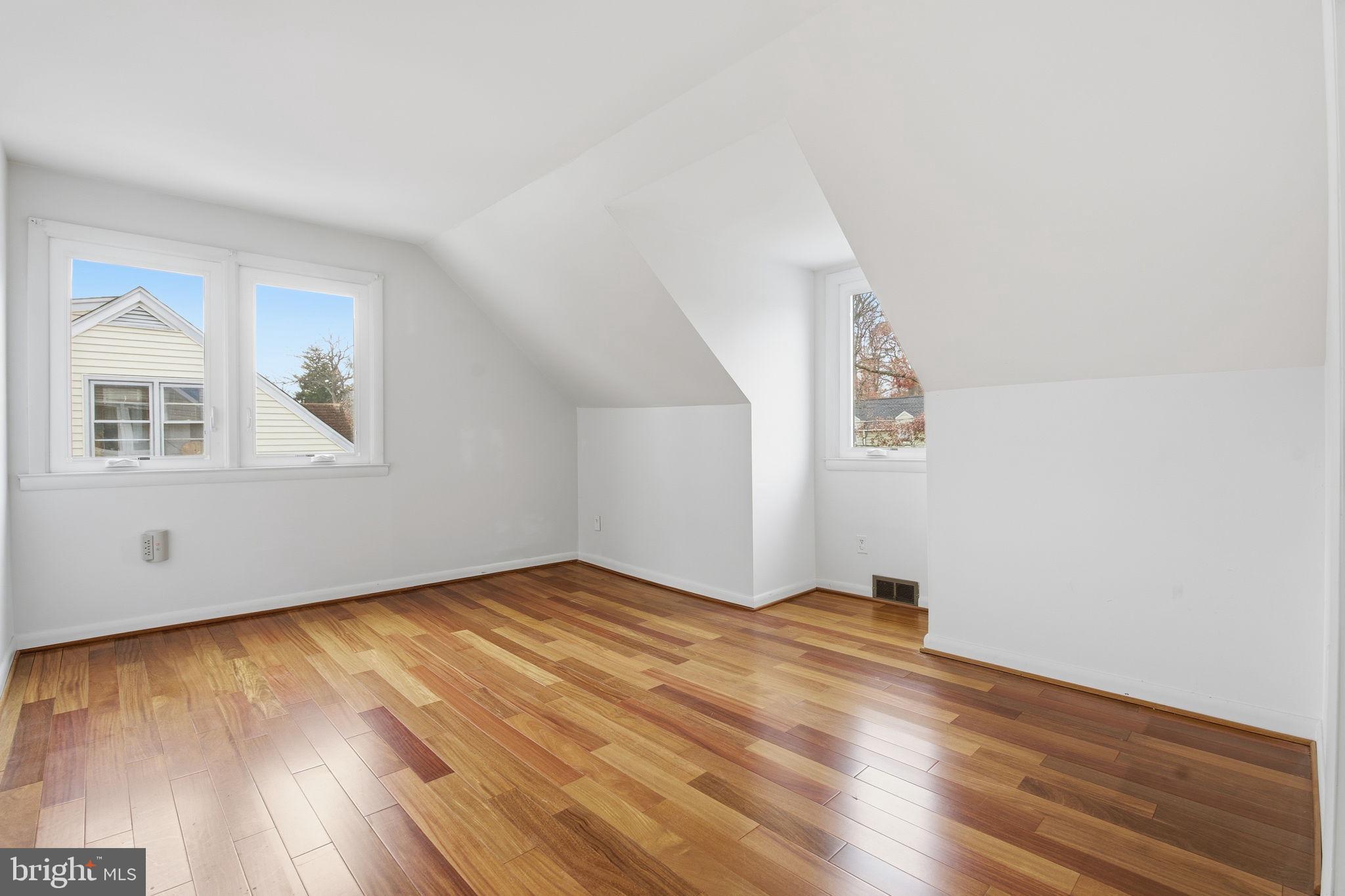 OAK SPRINGS - Residential