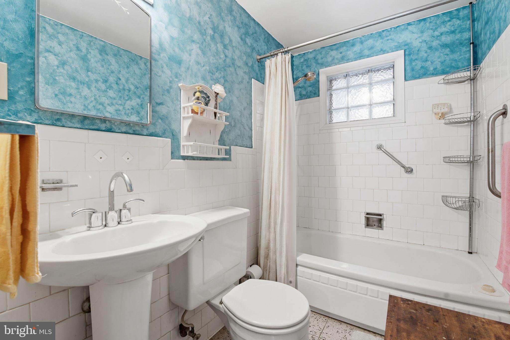 OAK SPRINGS - Residential