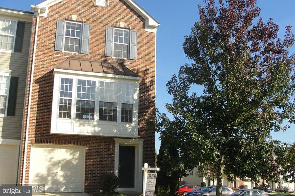 RIVERSIDE STATION - Residential Lease