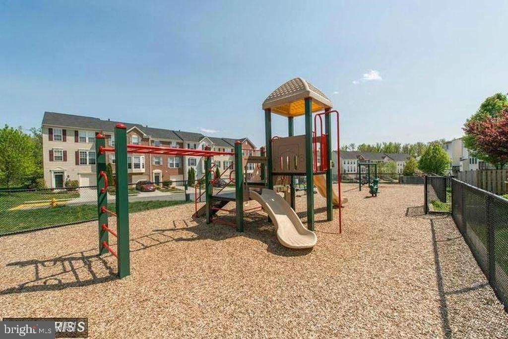 RIVERSIDE STATION - Residential Lease