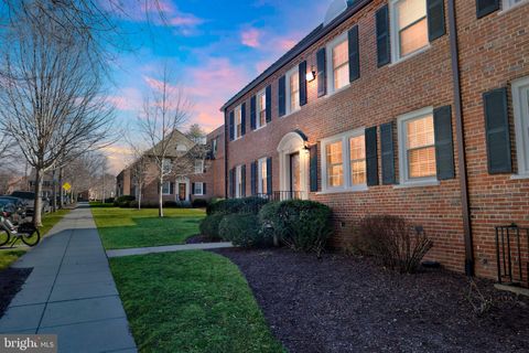 3805 V STREET SE WASHINGTON DC 20020