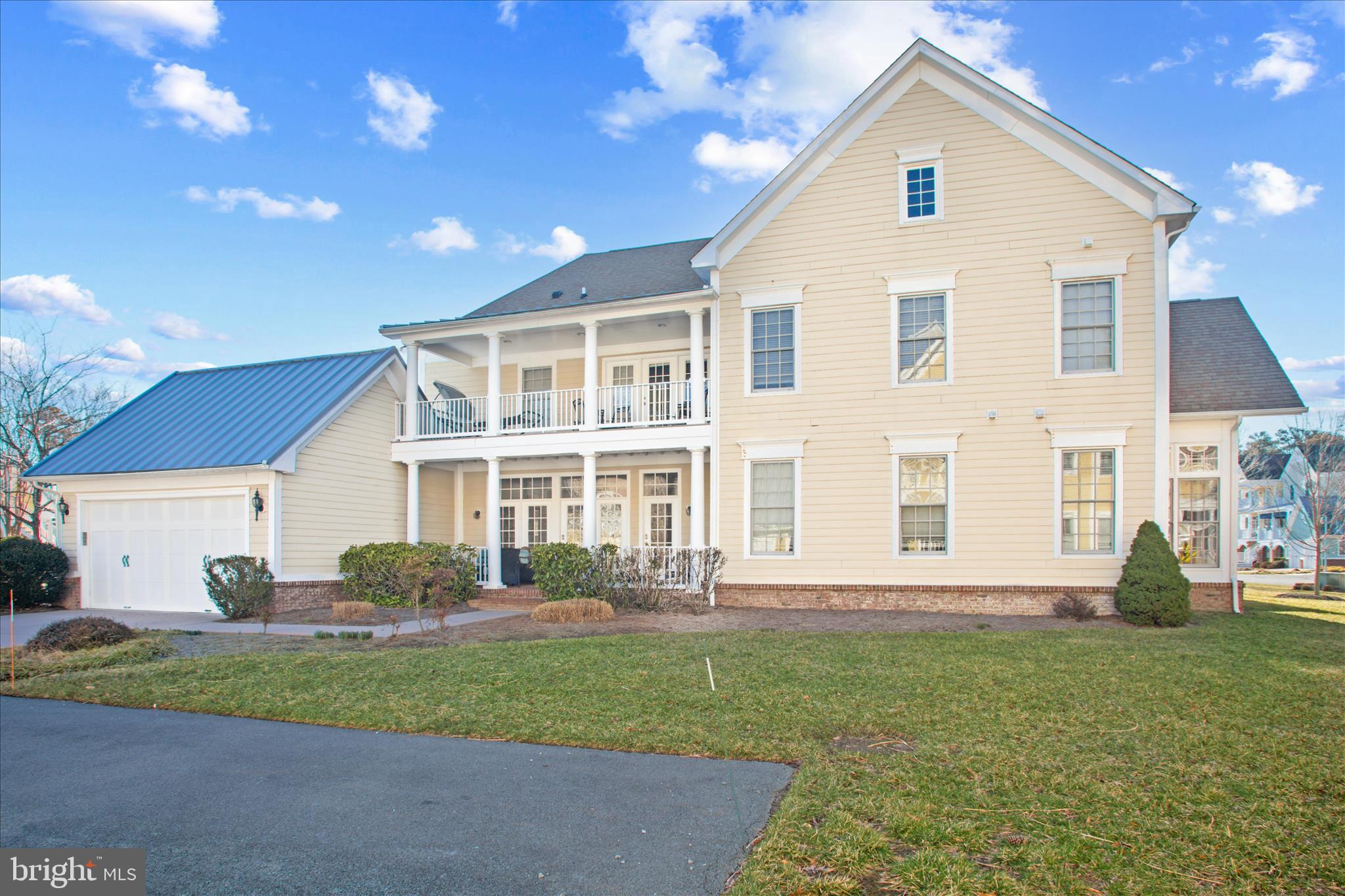 33067 SECLUDED PATH 125