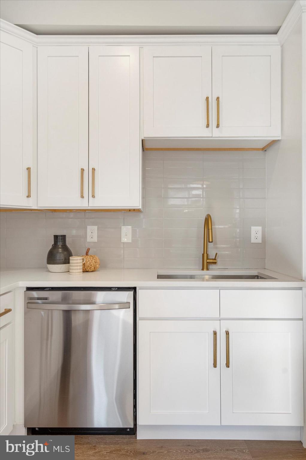 GARWYN OAKS - Residential