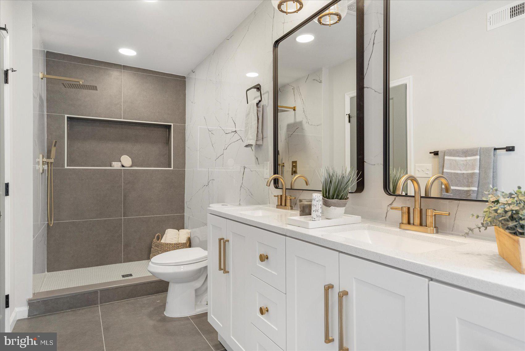 GARWYN OAKS - Residential