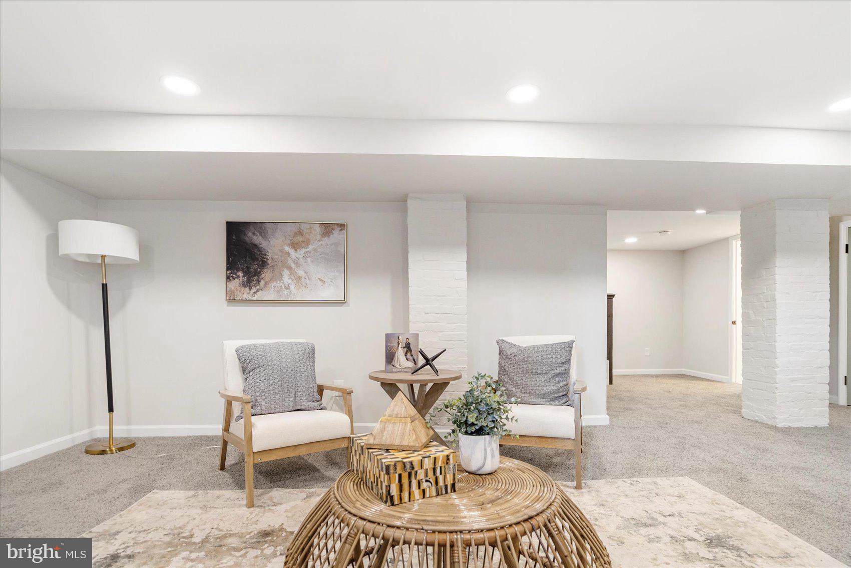 GARWYN OAKS - Residential