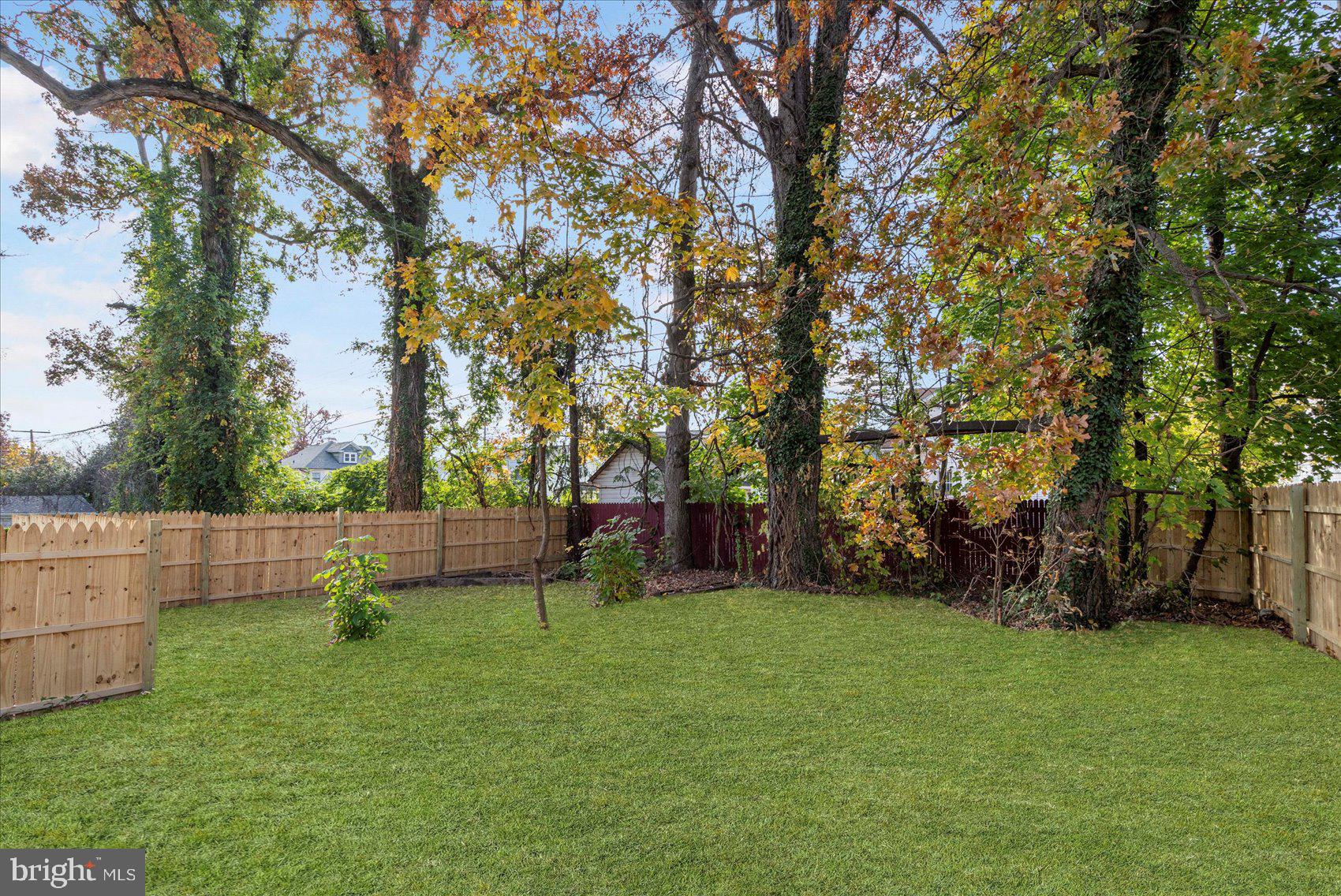 GARWYN OAKS - Residential