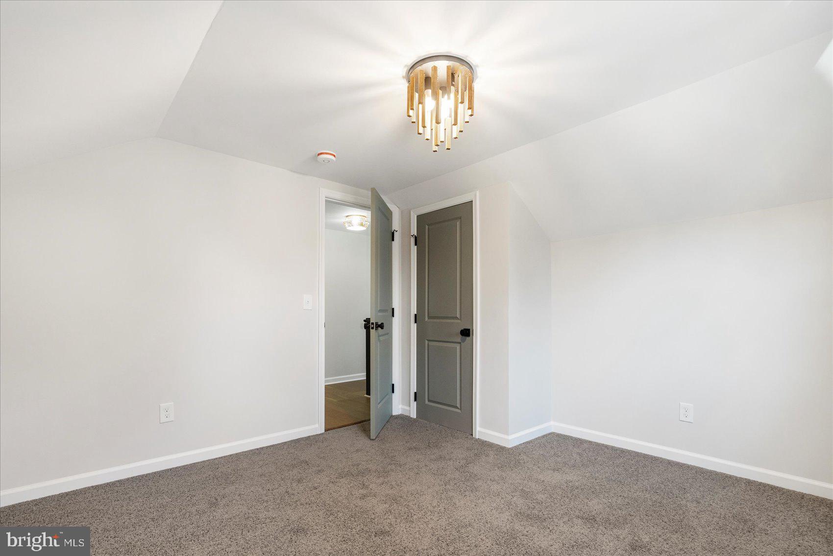 GARWYN OAKS - Residential