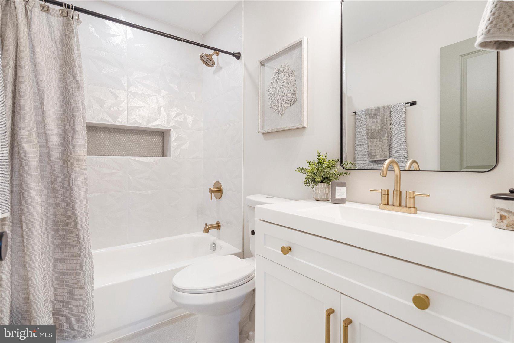 GARWYN OAKS - Residential