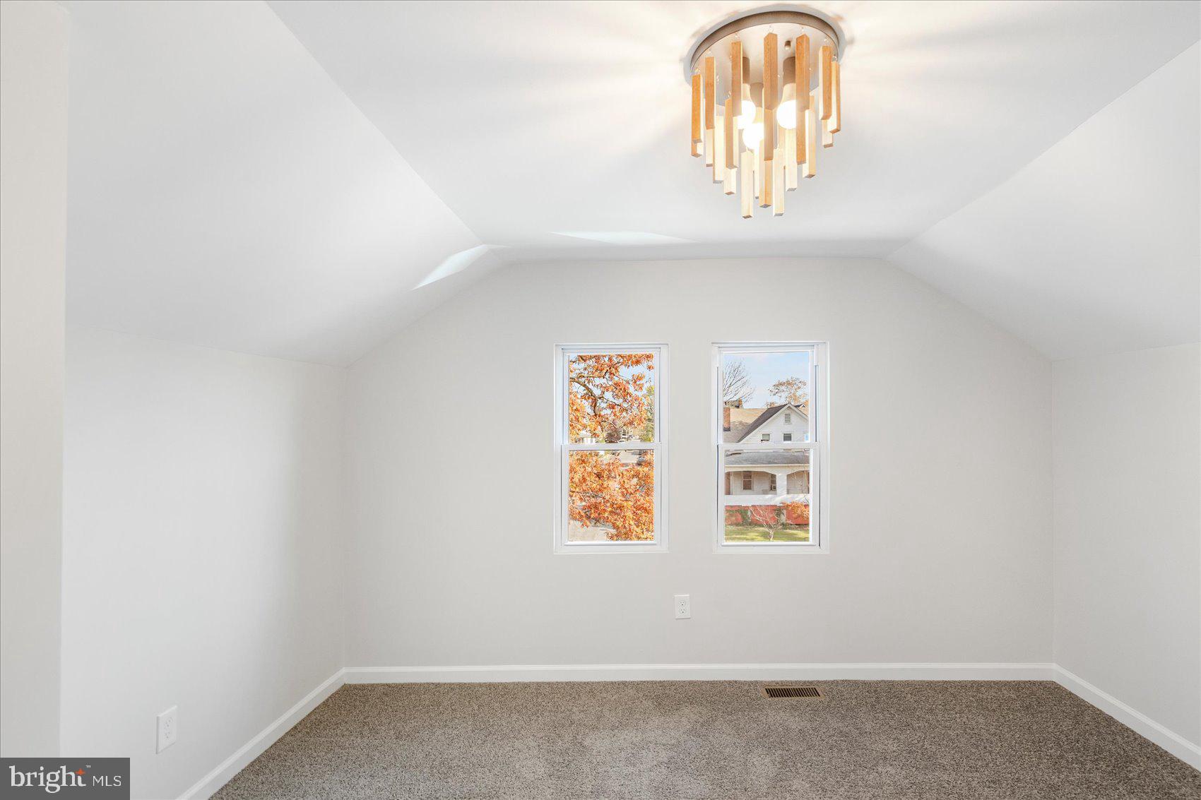 GARWYN OAKS - Residential