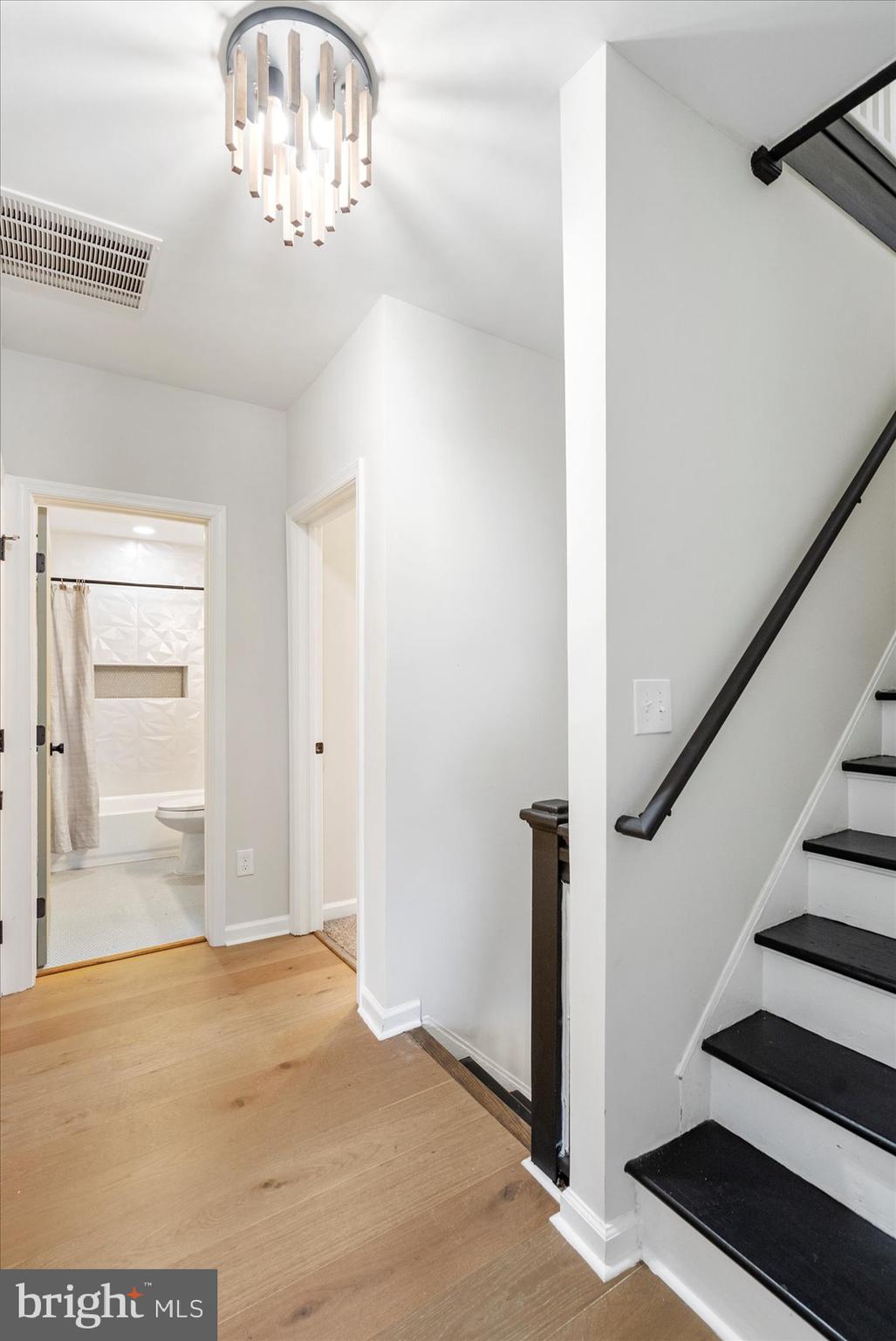 GARWYN OAKS - Residential