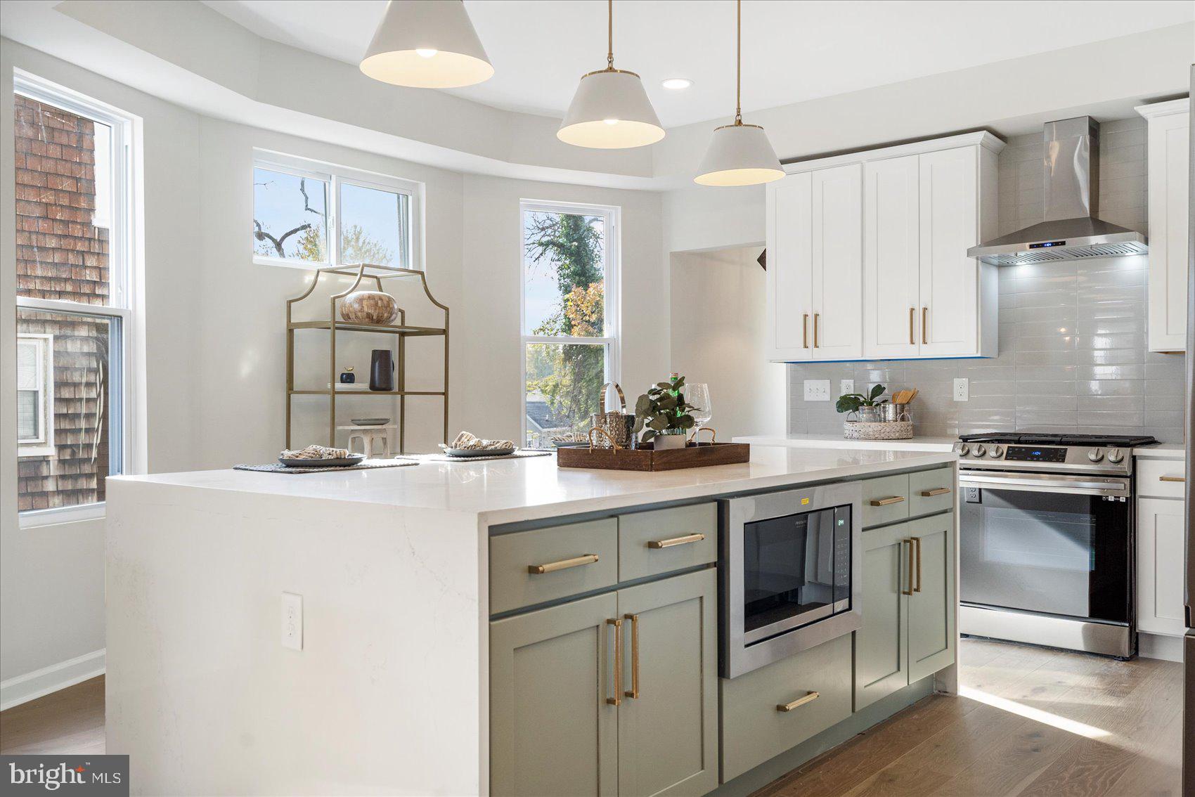 GARWYN OAKS - Residential