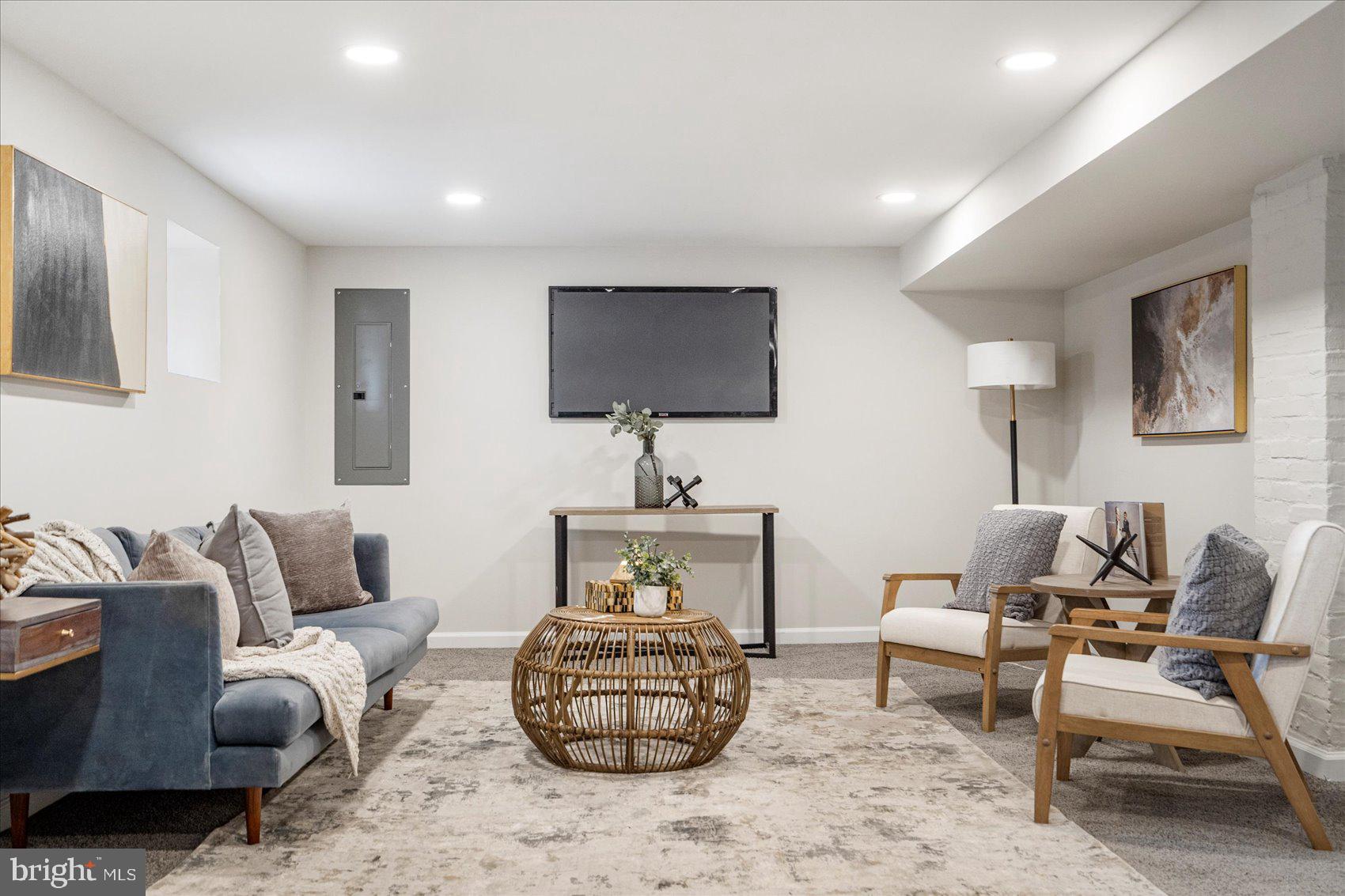 GARWYN OAKS - Residential