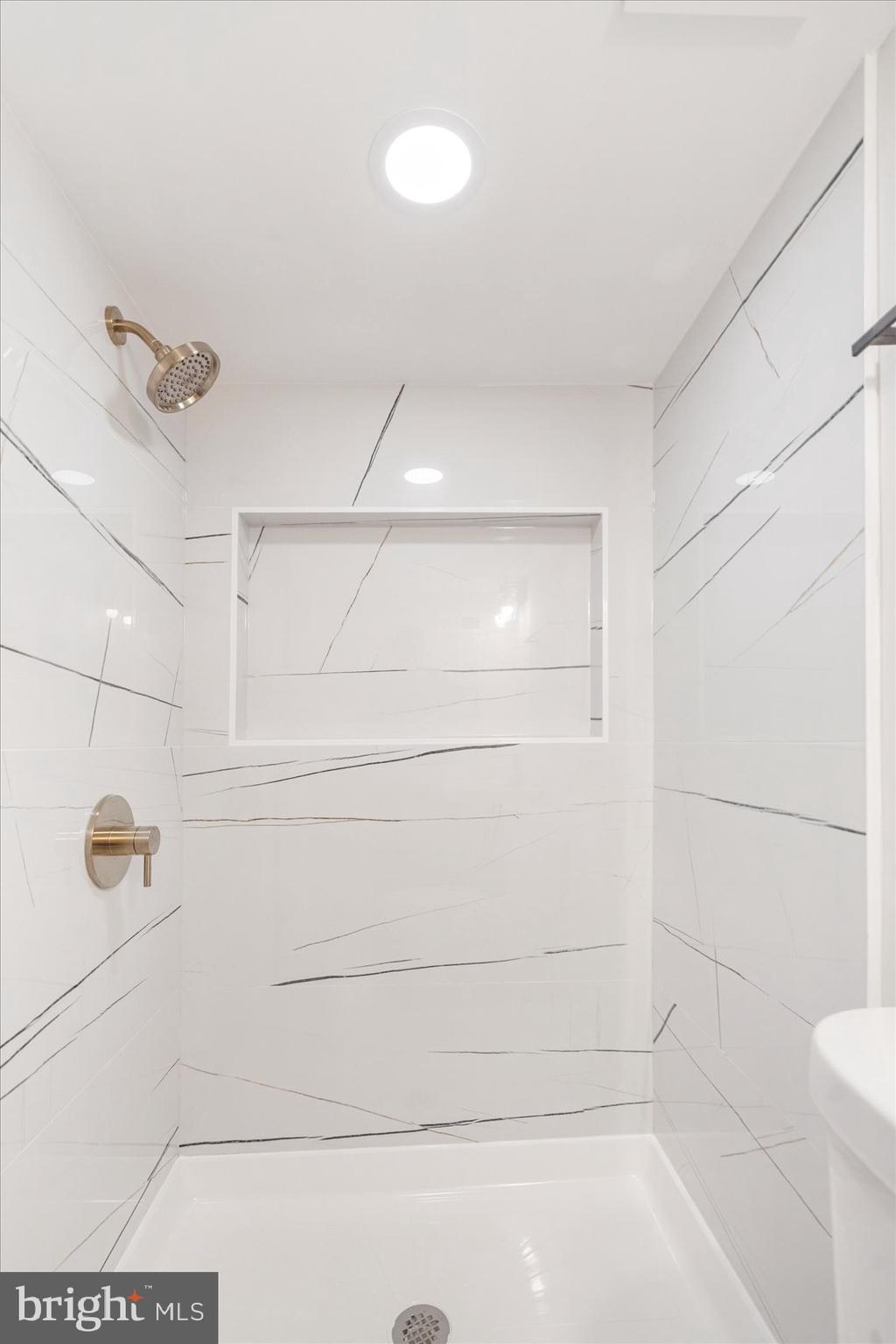 GARWYN OAKS - Residential