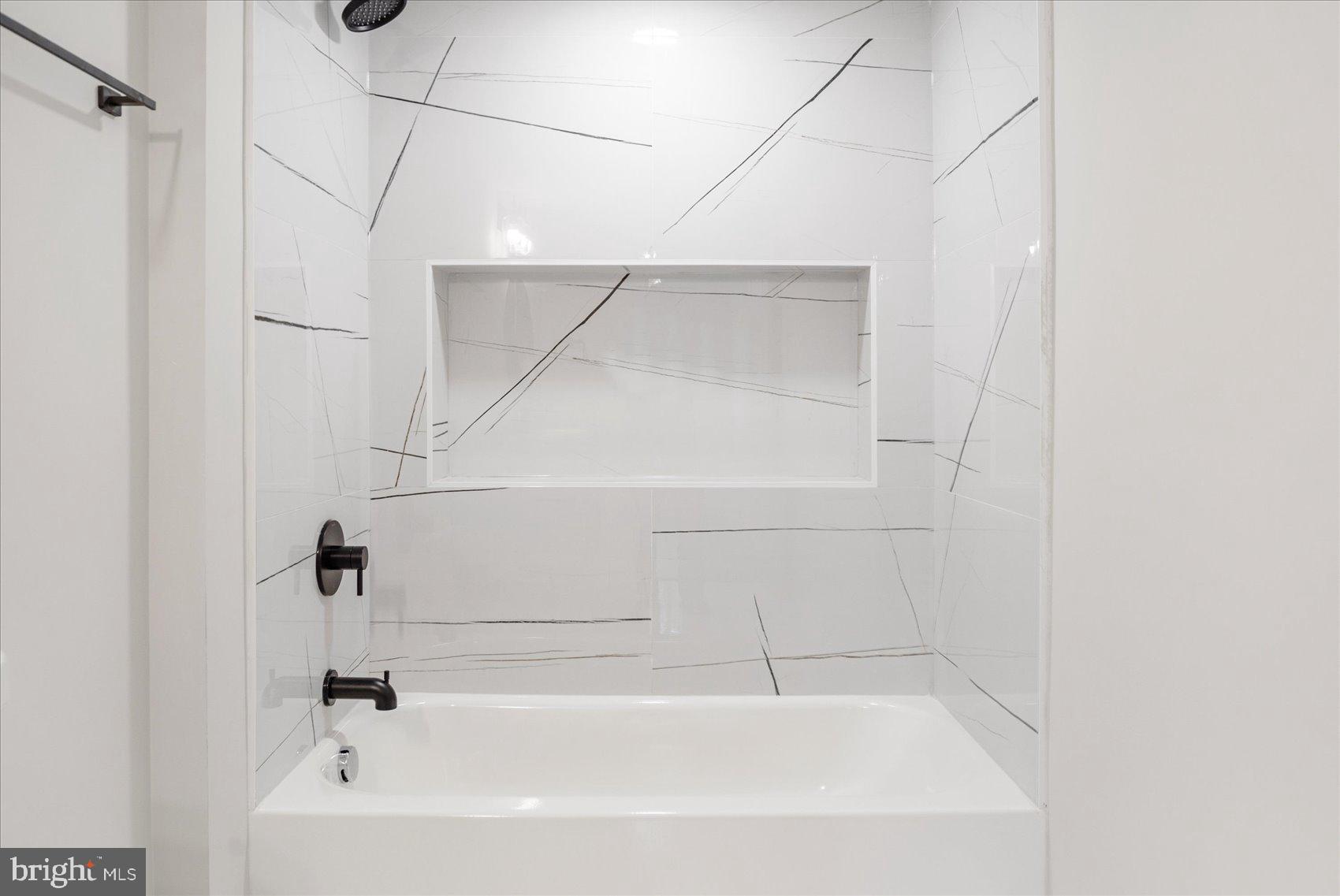 GARWYN OAKS - Residential