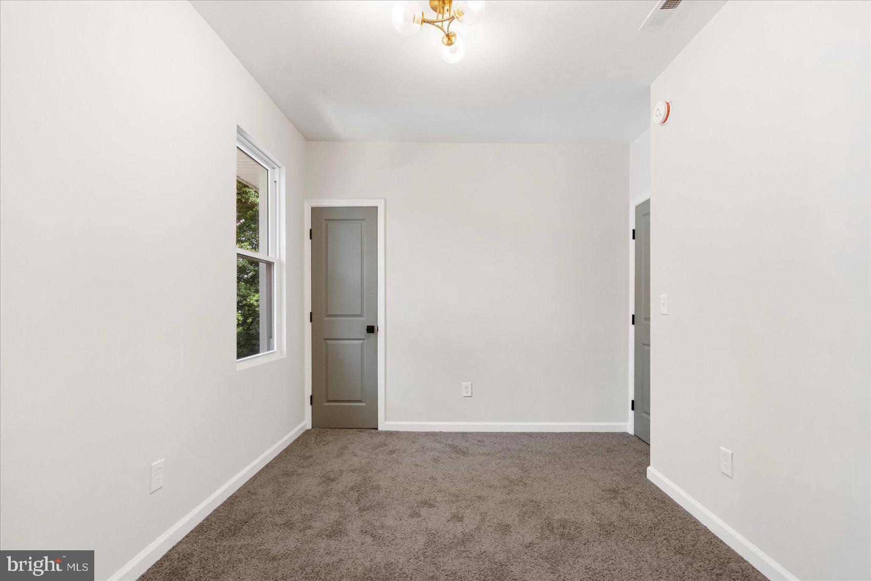 GARWYN OAKS - Residential