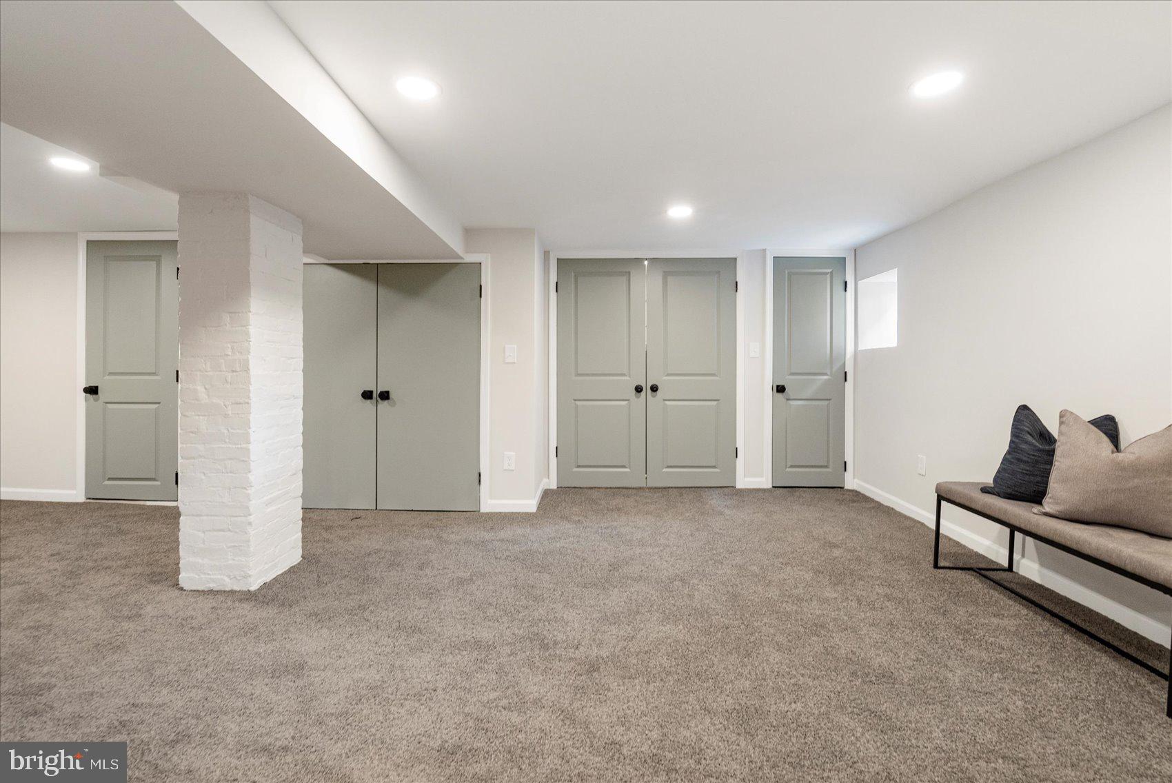 GARWYN OAKS - Residential