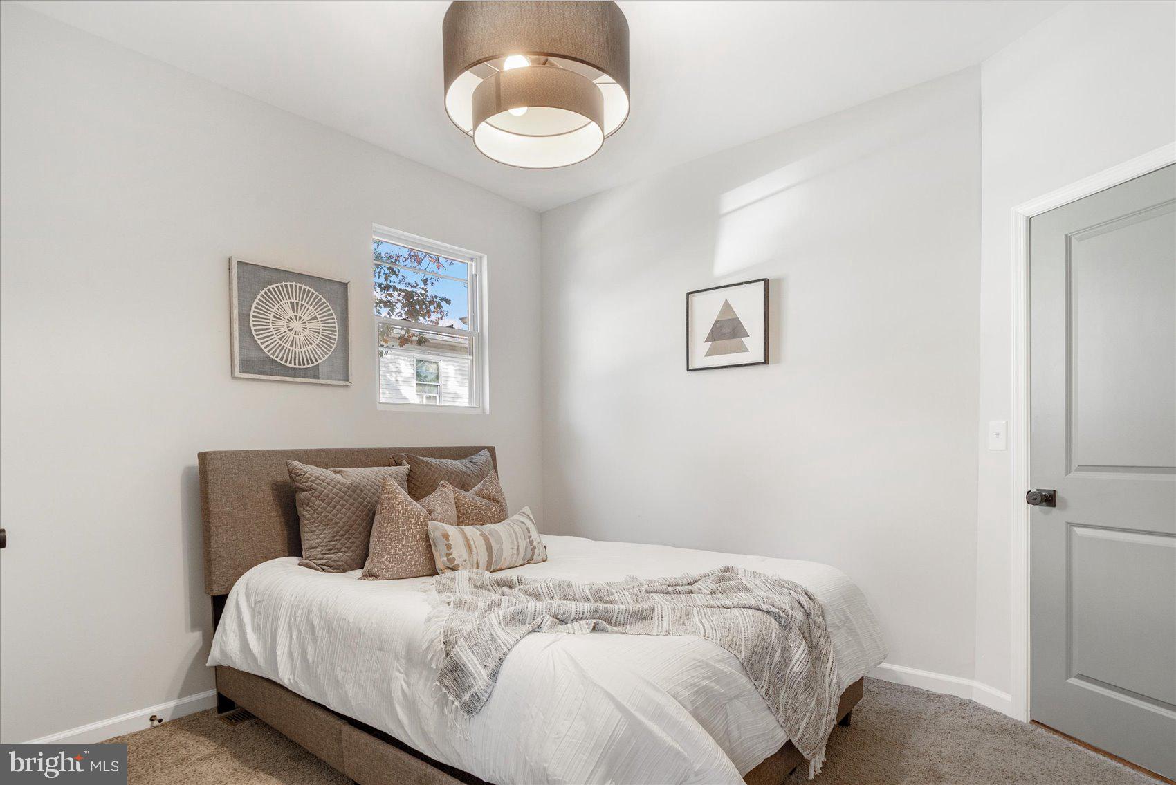 GARWYN OAKS - Residential