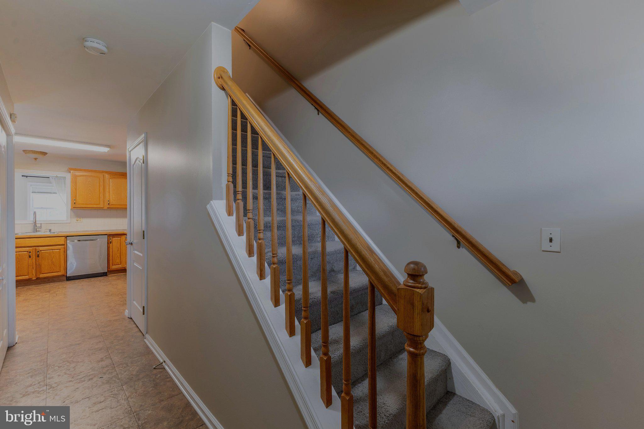 4 MONMOUTH COURT