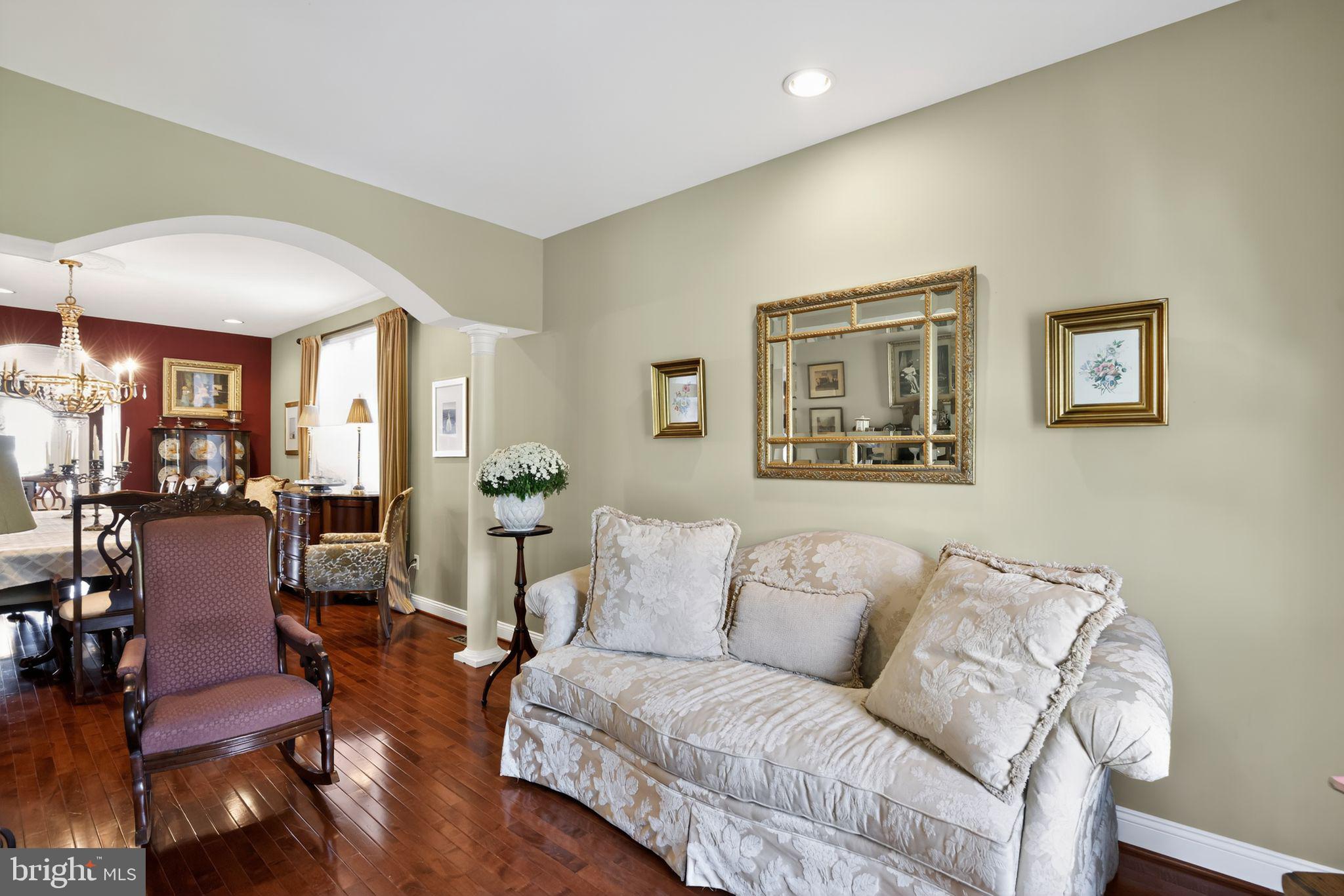 BOWLEYS QUARTERS - Residential