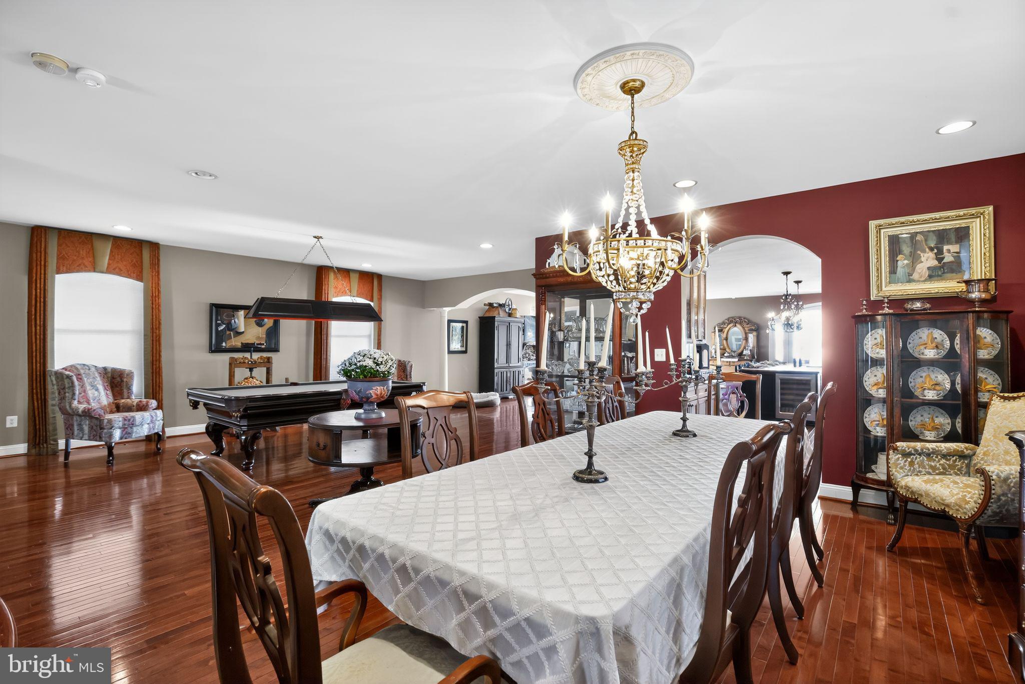 BOWLEYS QUARTERS - Residential
