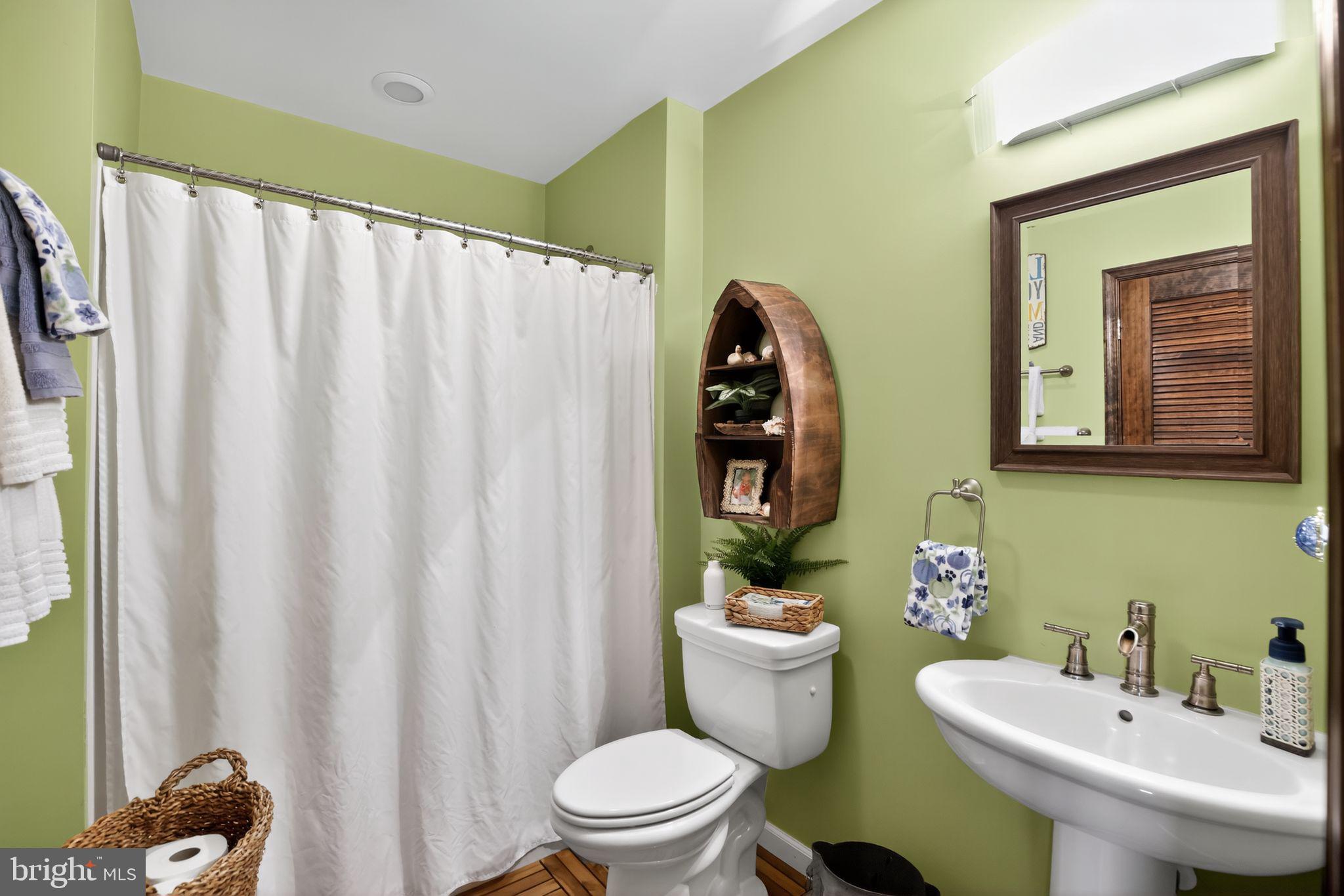 BOWLEYS QUARTERS - Residential