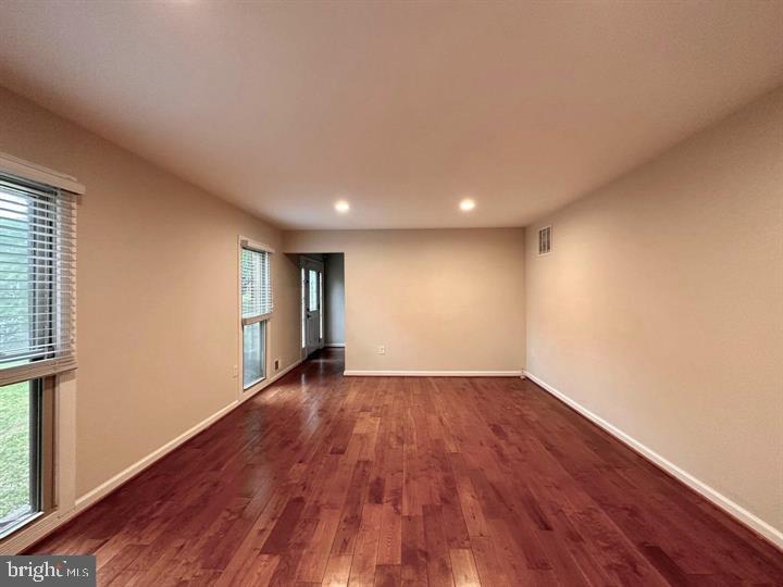 MOSBY COLUMBIA - Residential Lease