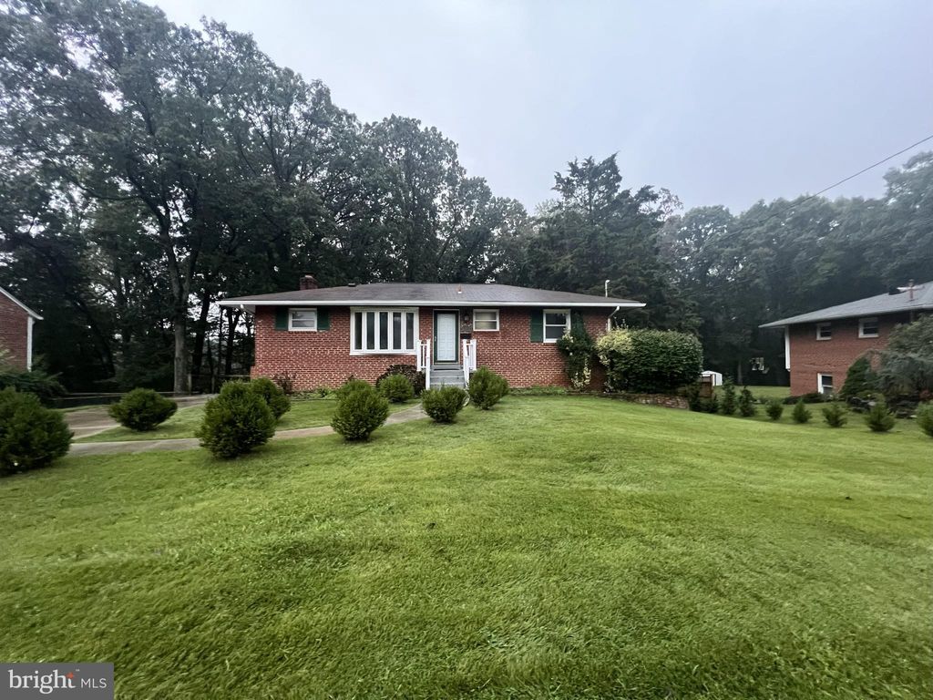 Photo of 6707 Jerome St, SPRINGFIELD, VA 22150 (MLS # VAFX2274952)