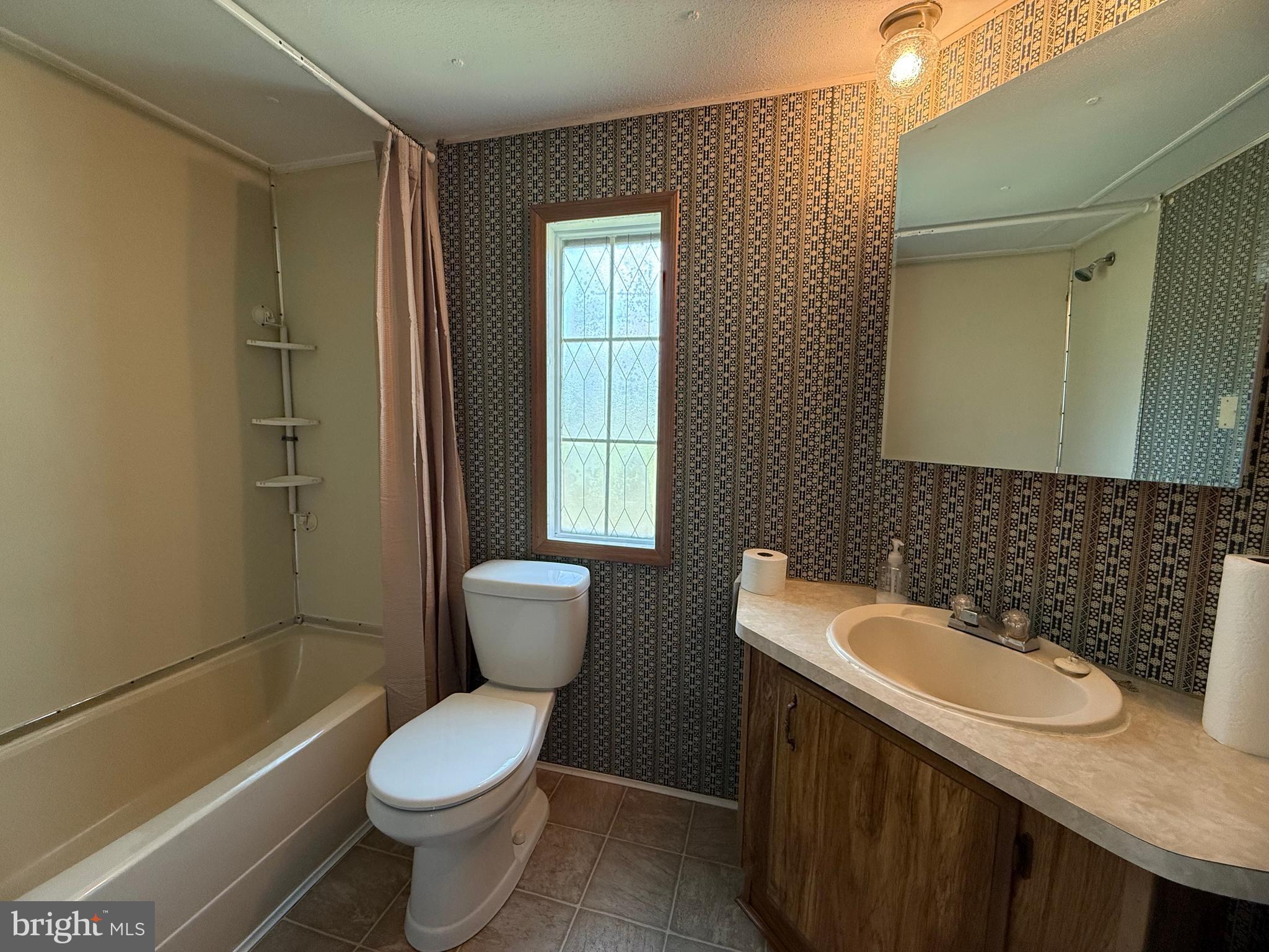 GOLDEN ACRES - Residential