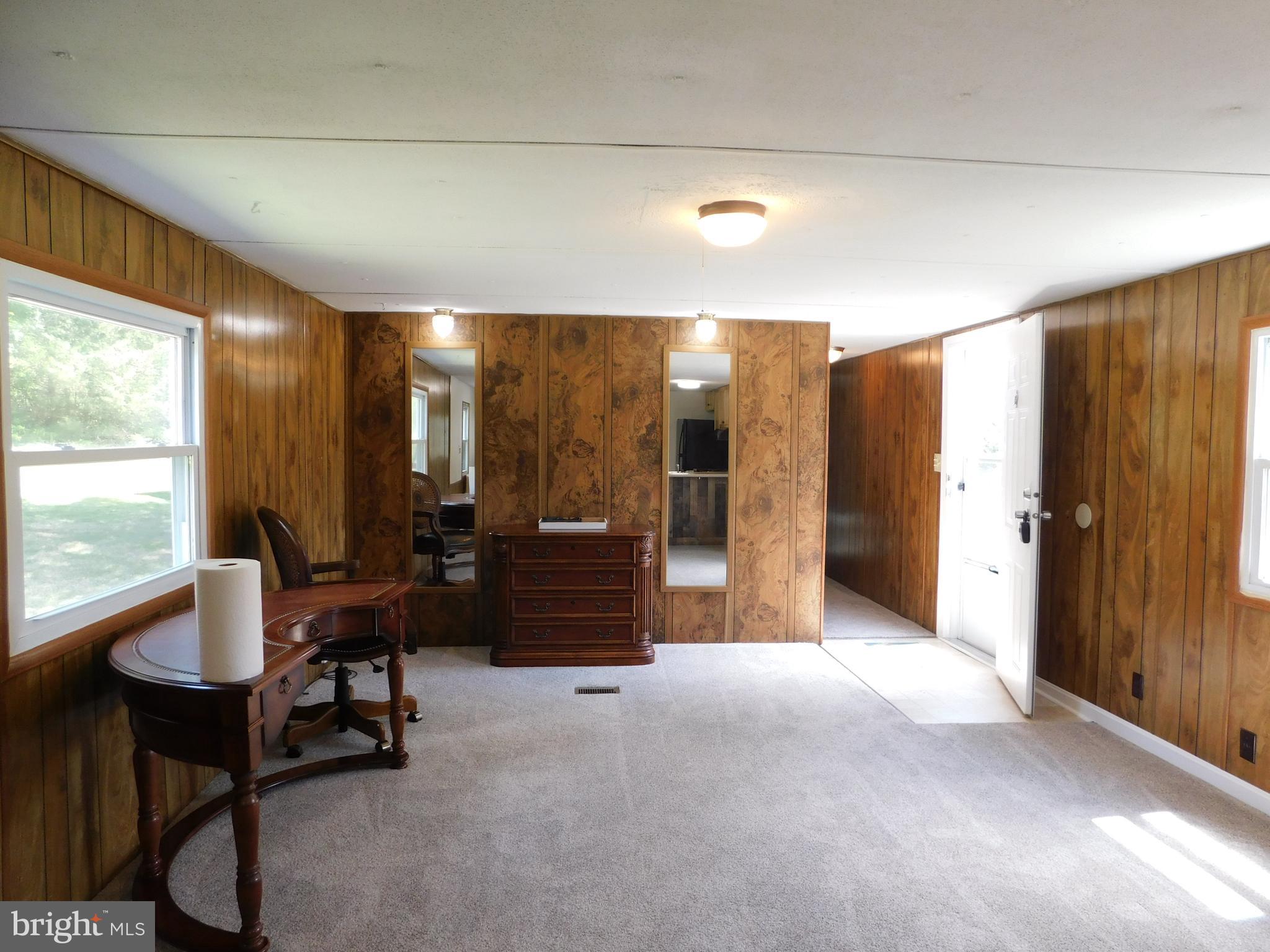 GOLDEN ACRES - Residential