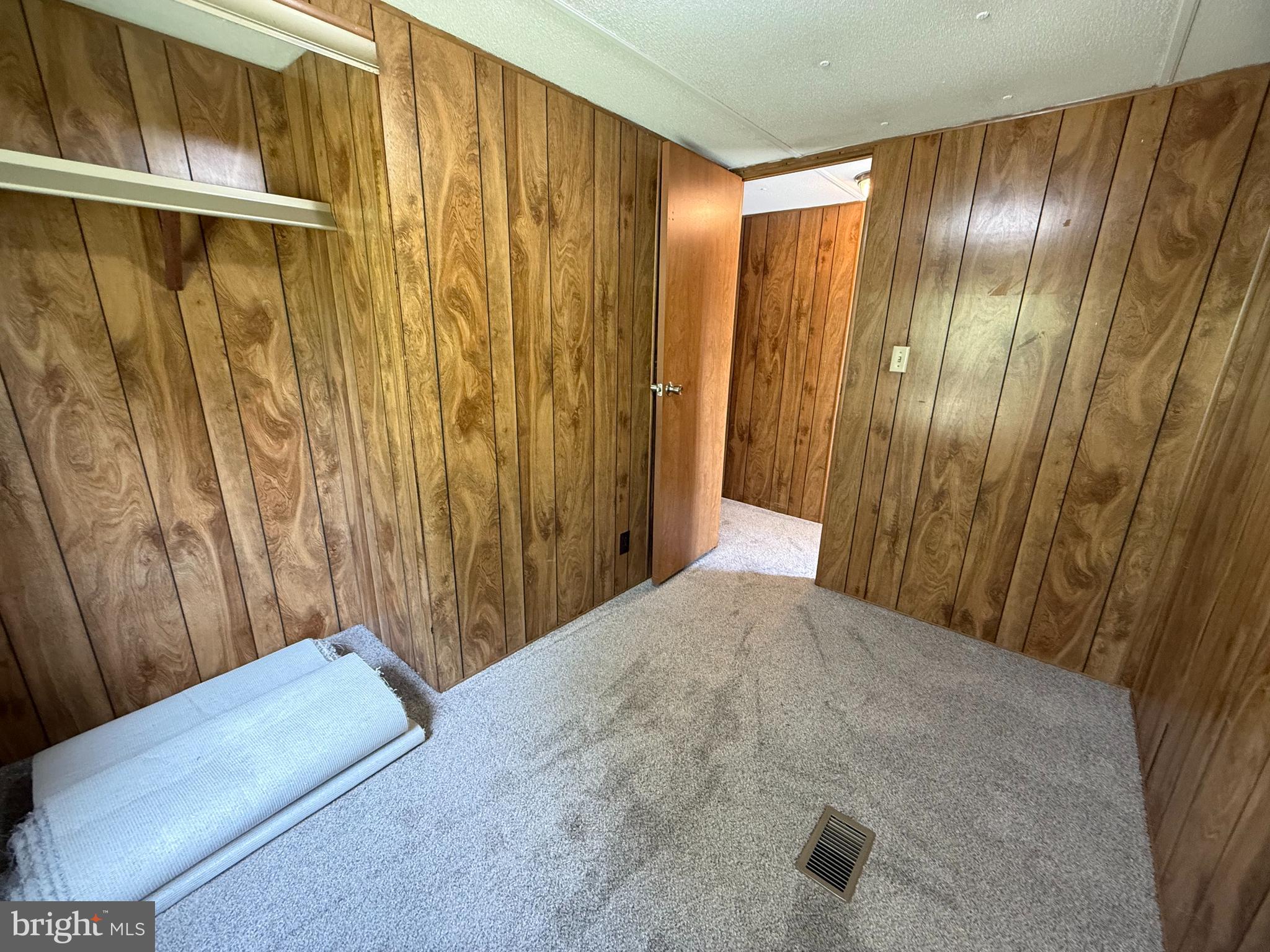 GOLDEN ACRES - Residential