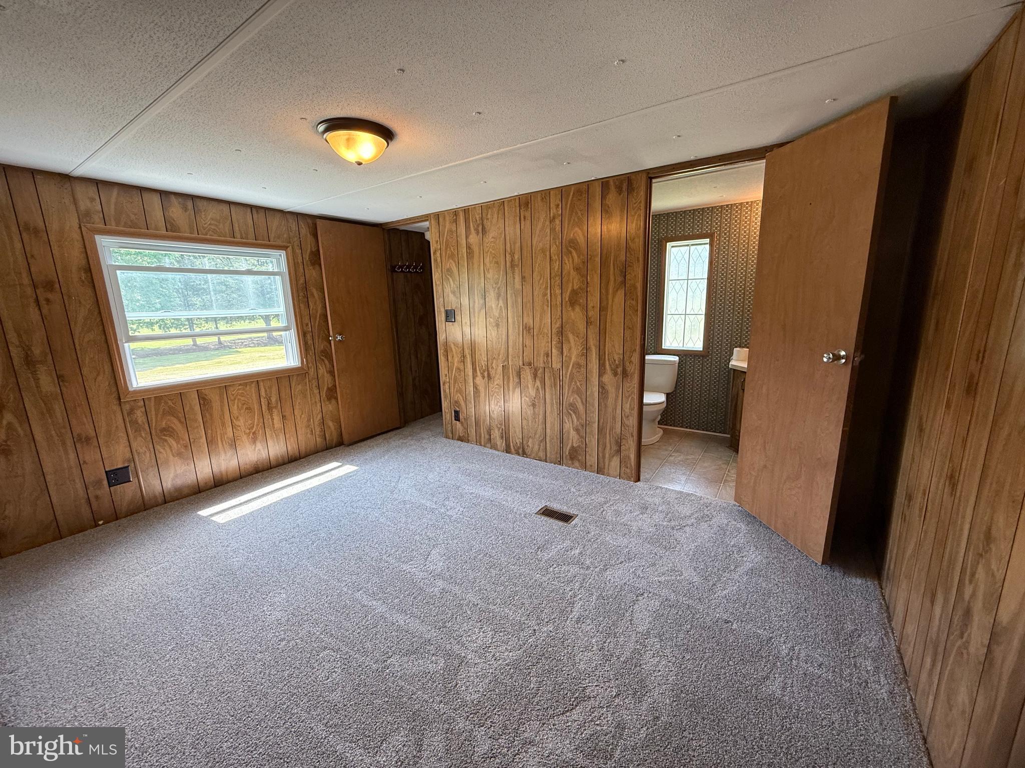 GOLDEN ACRES - Residential