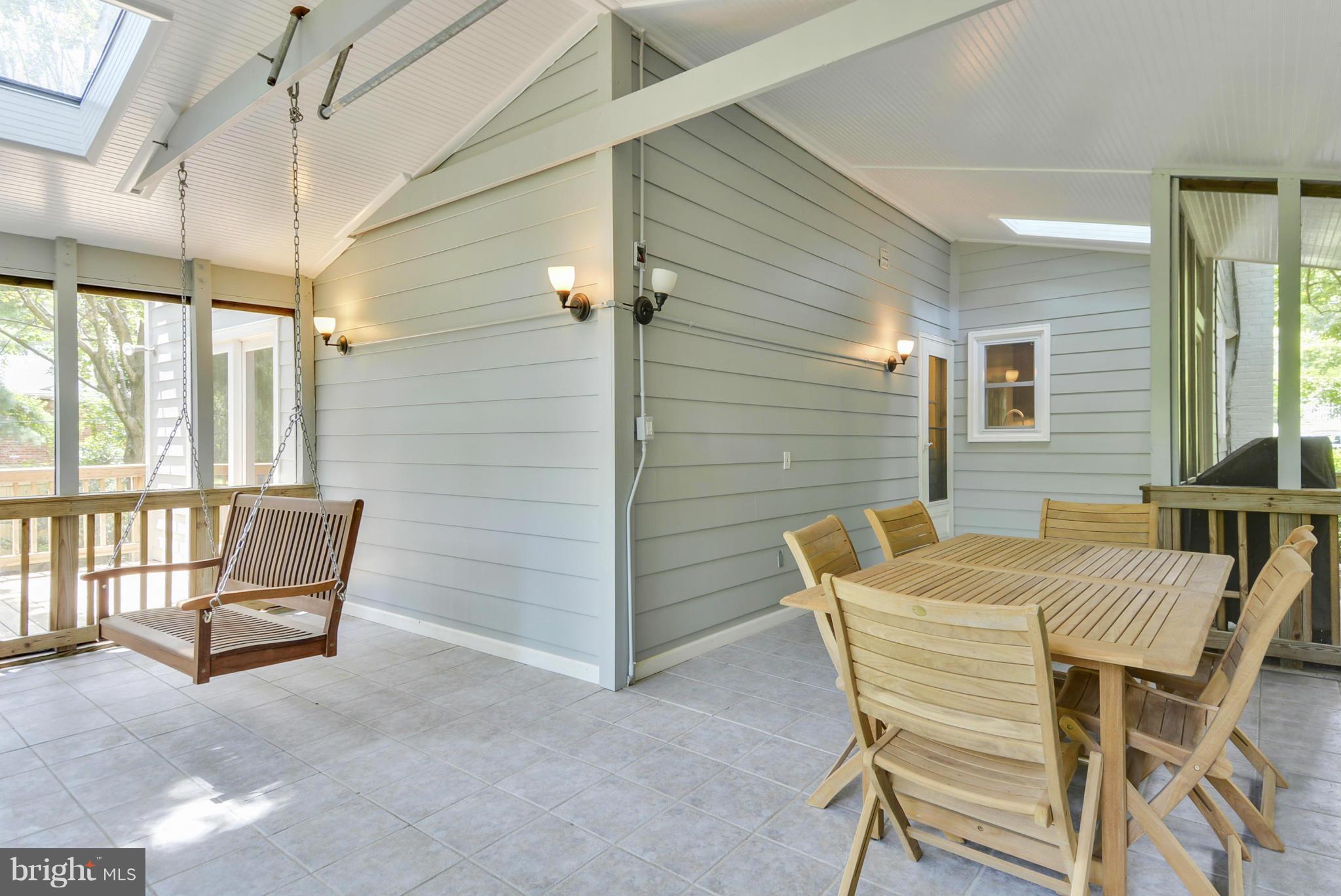 ENGLANDBORO - Residential