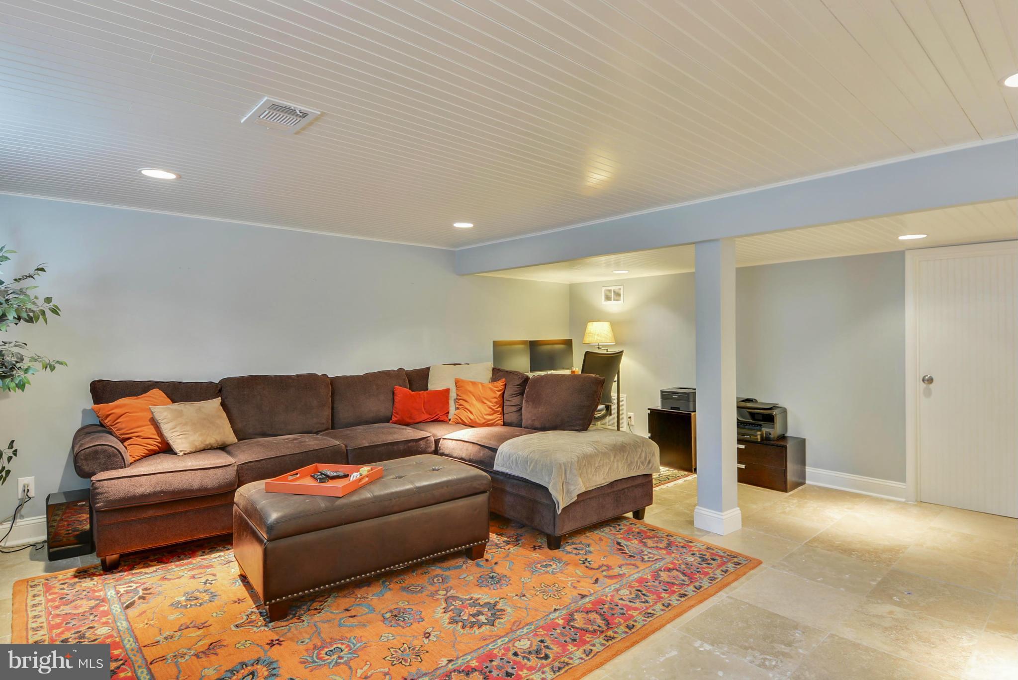 ENGLANDBORO - Residential