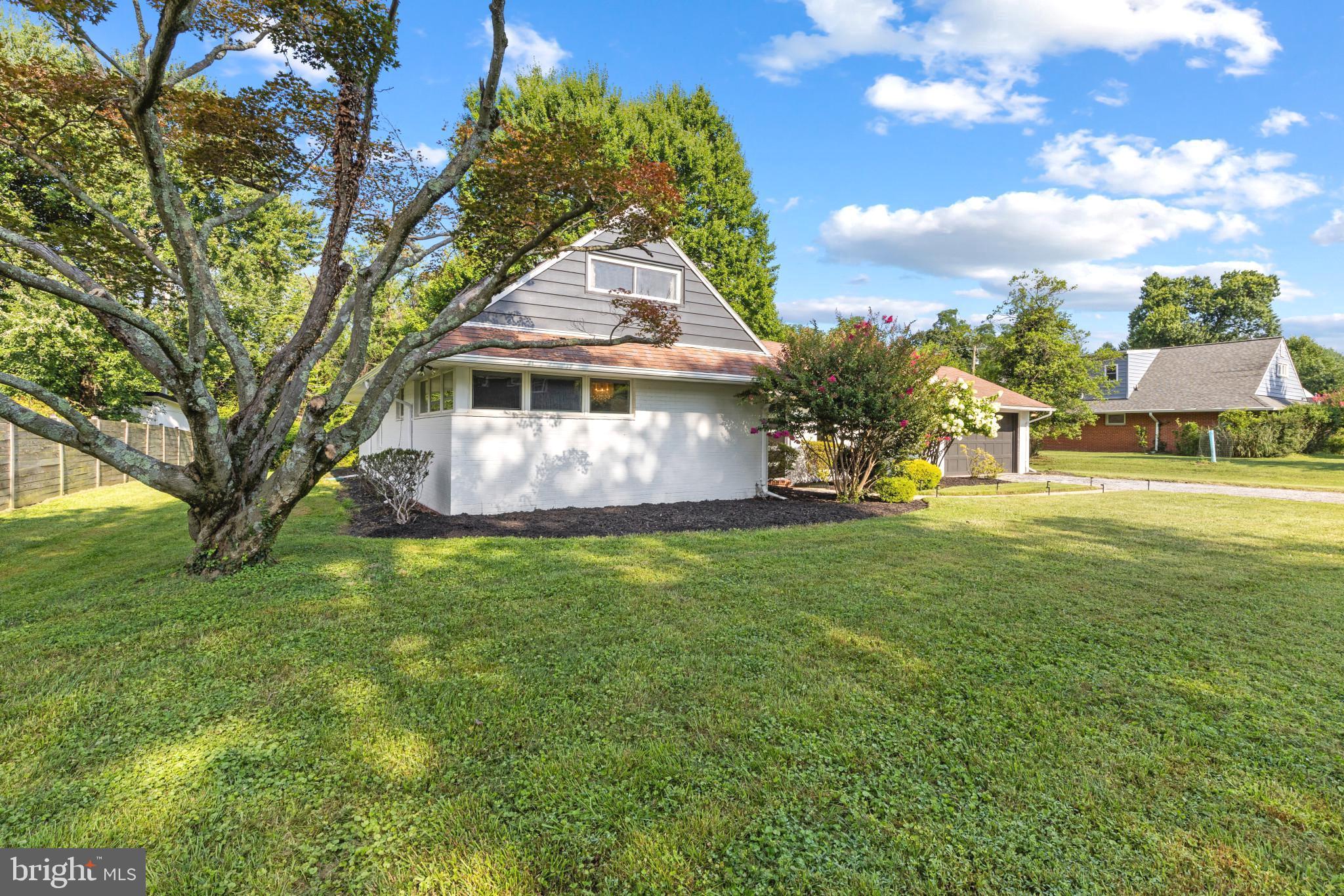 7900 IVY LANE