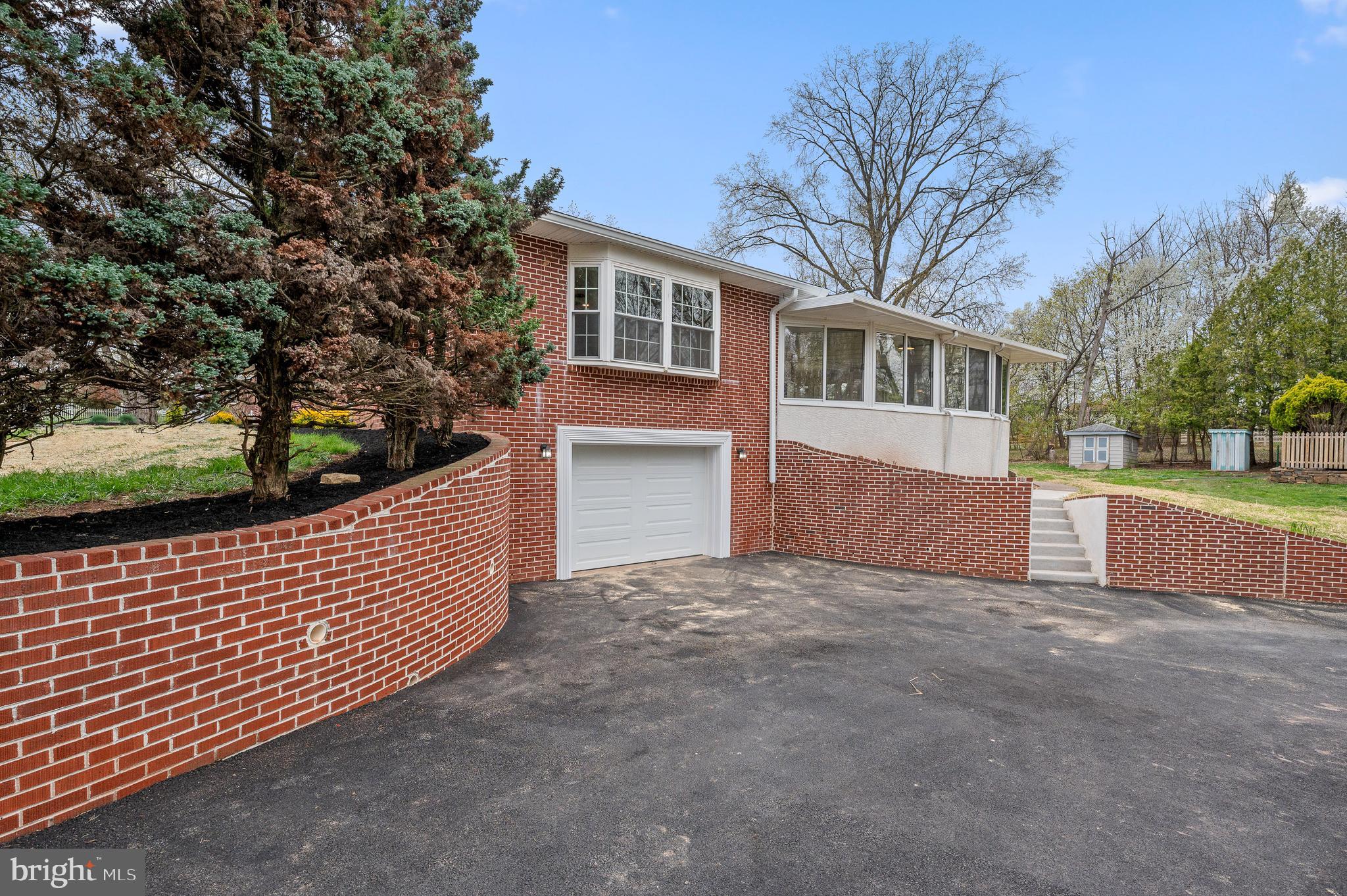 417 N TROOPER ROAD