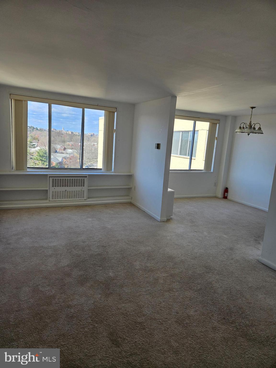 RIVER TOWERS - Residential Lease