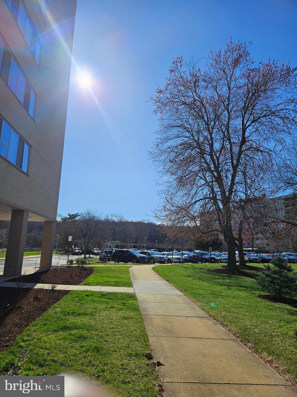 RIVER TOWERS - Residential Lease