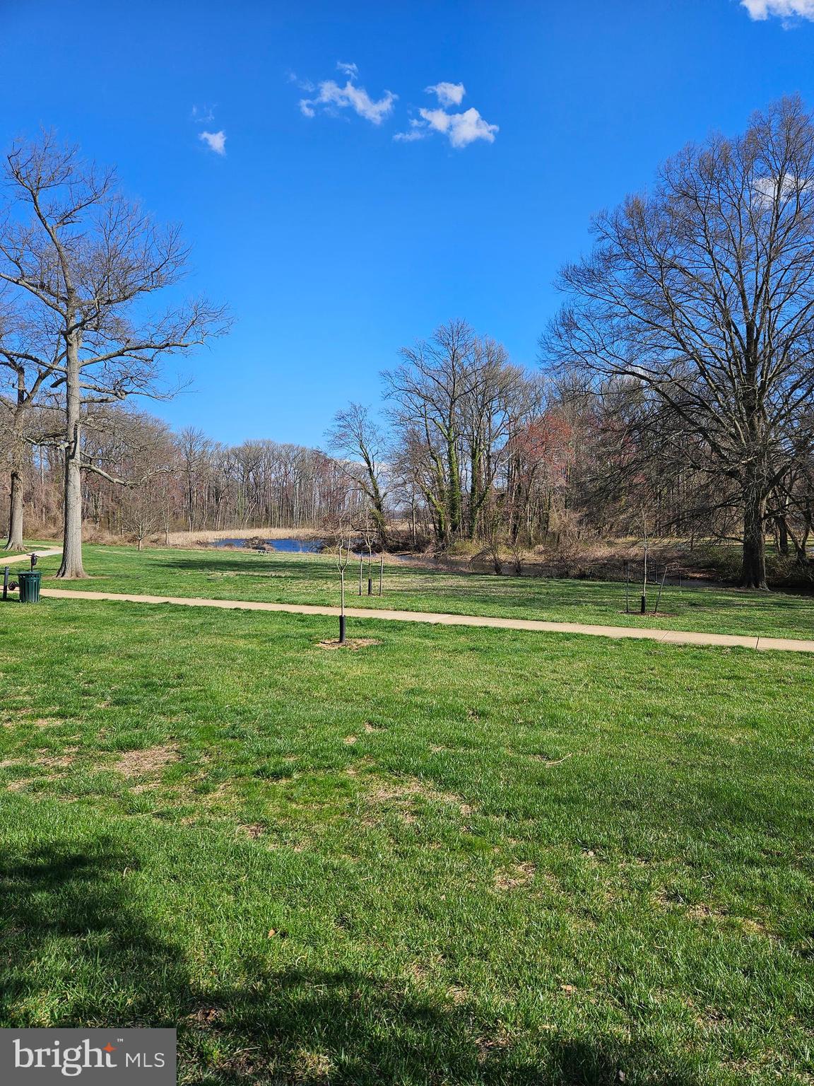 RIVER TOWERS - Residential Lease