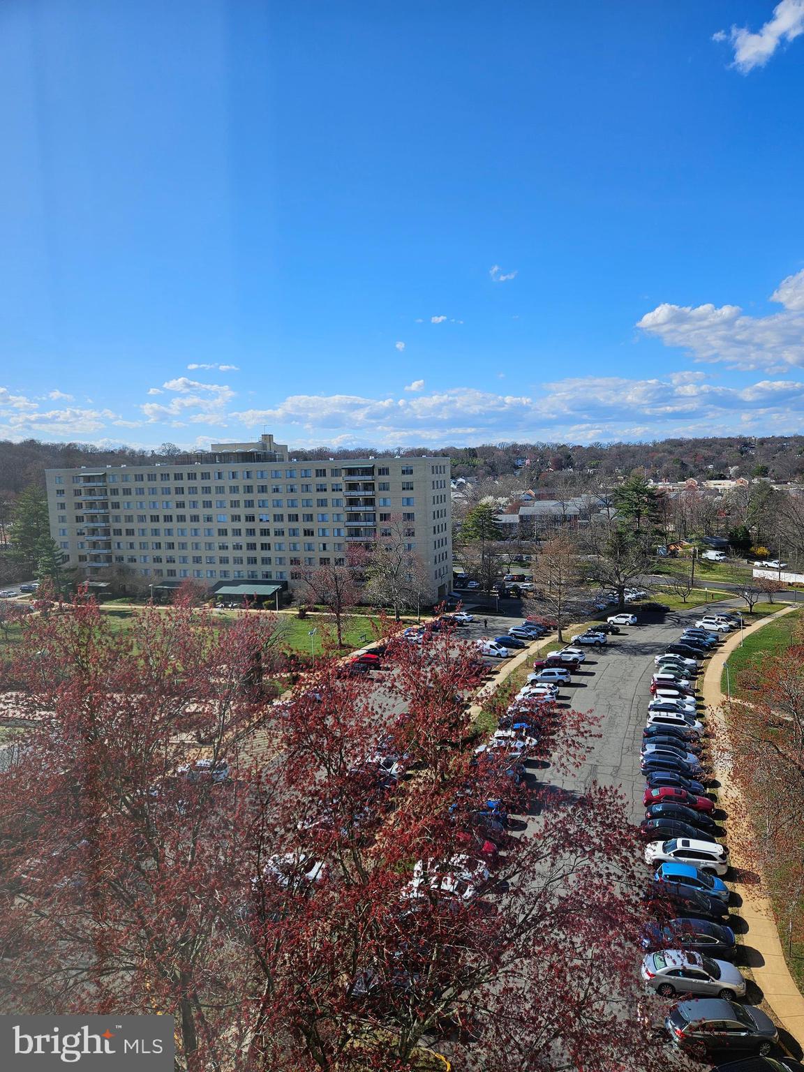 RIVER TOWERS - Residential Lease