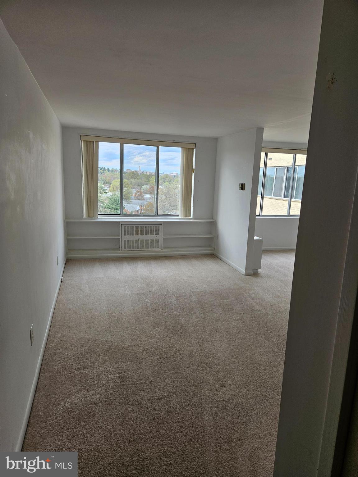 RIVER TOWERS - Residential Lease