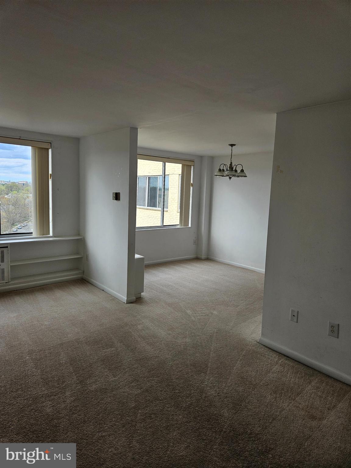 RIVER TOWERS - Residential Lease