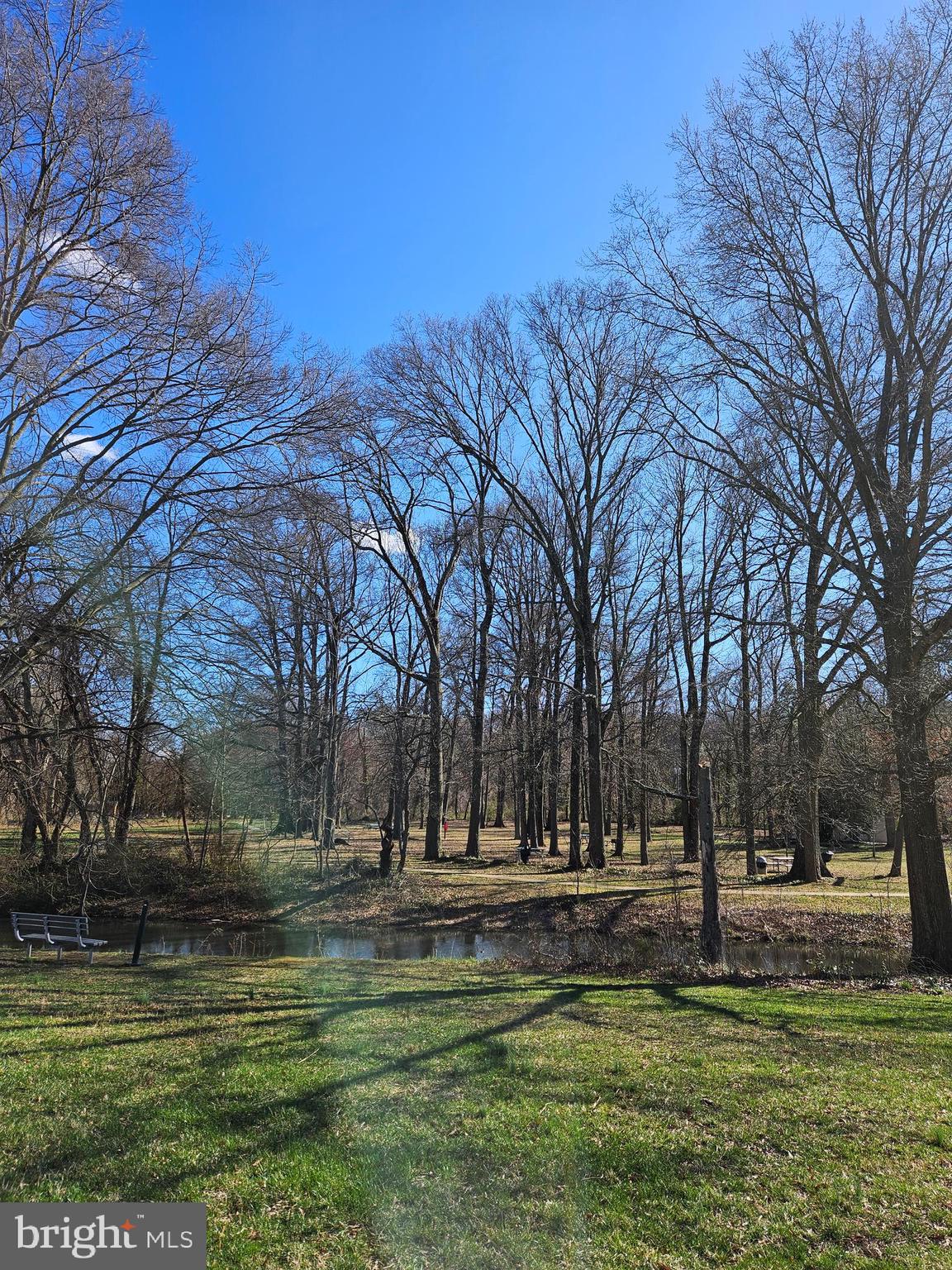 RIVER TOWERS - Residential Lease