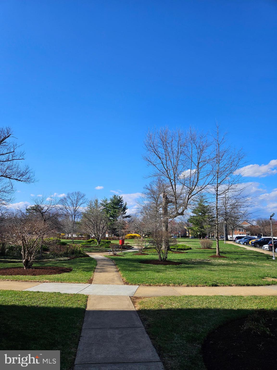 RIVER TOWERS - Residential Lease