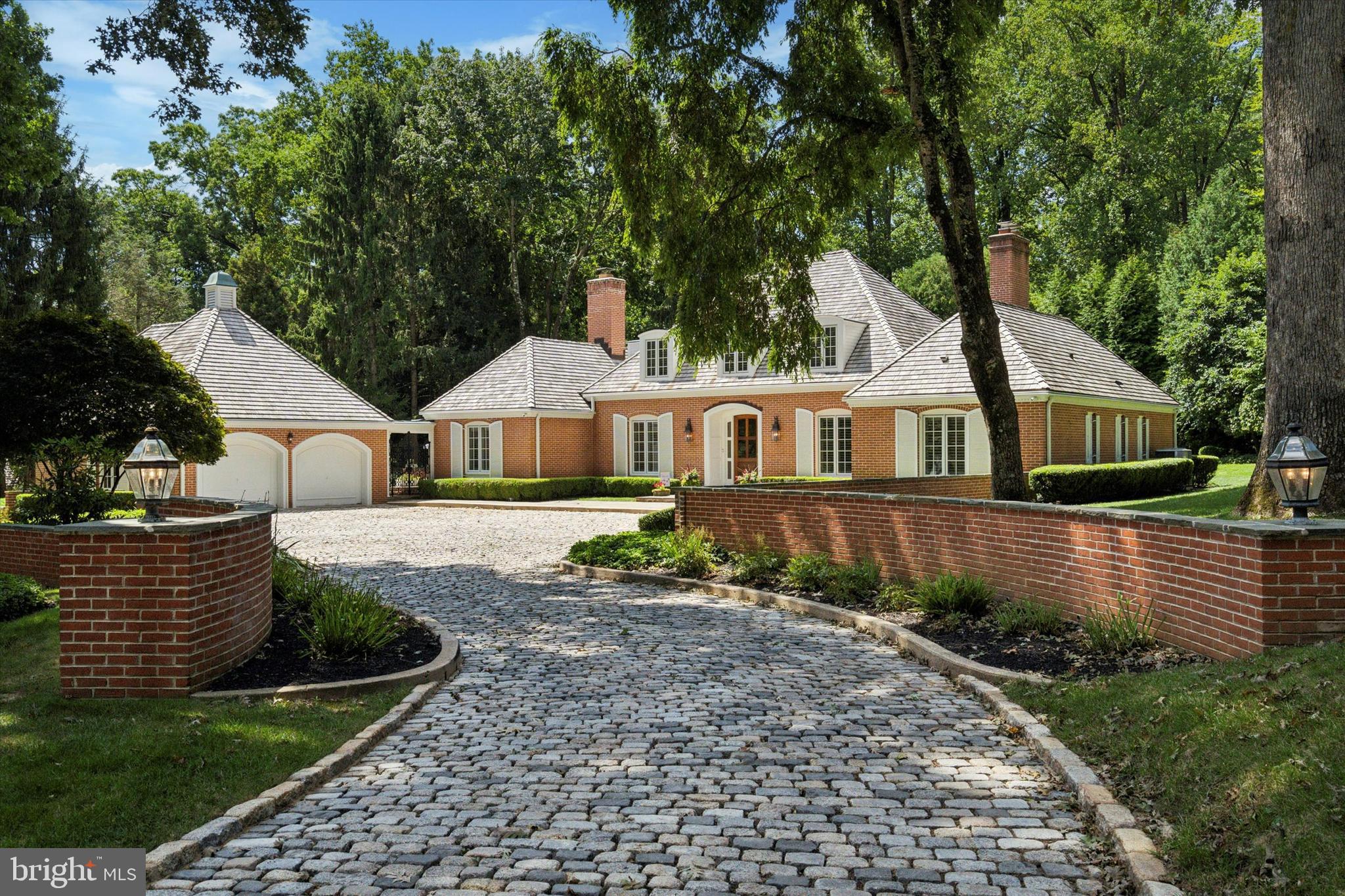 THE WOODS - Residential