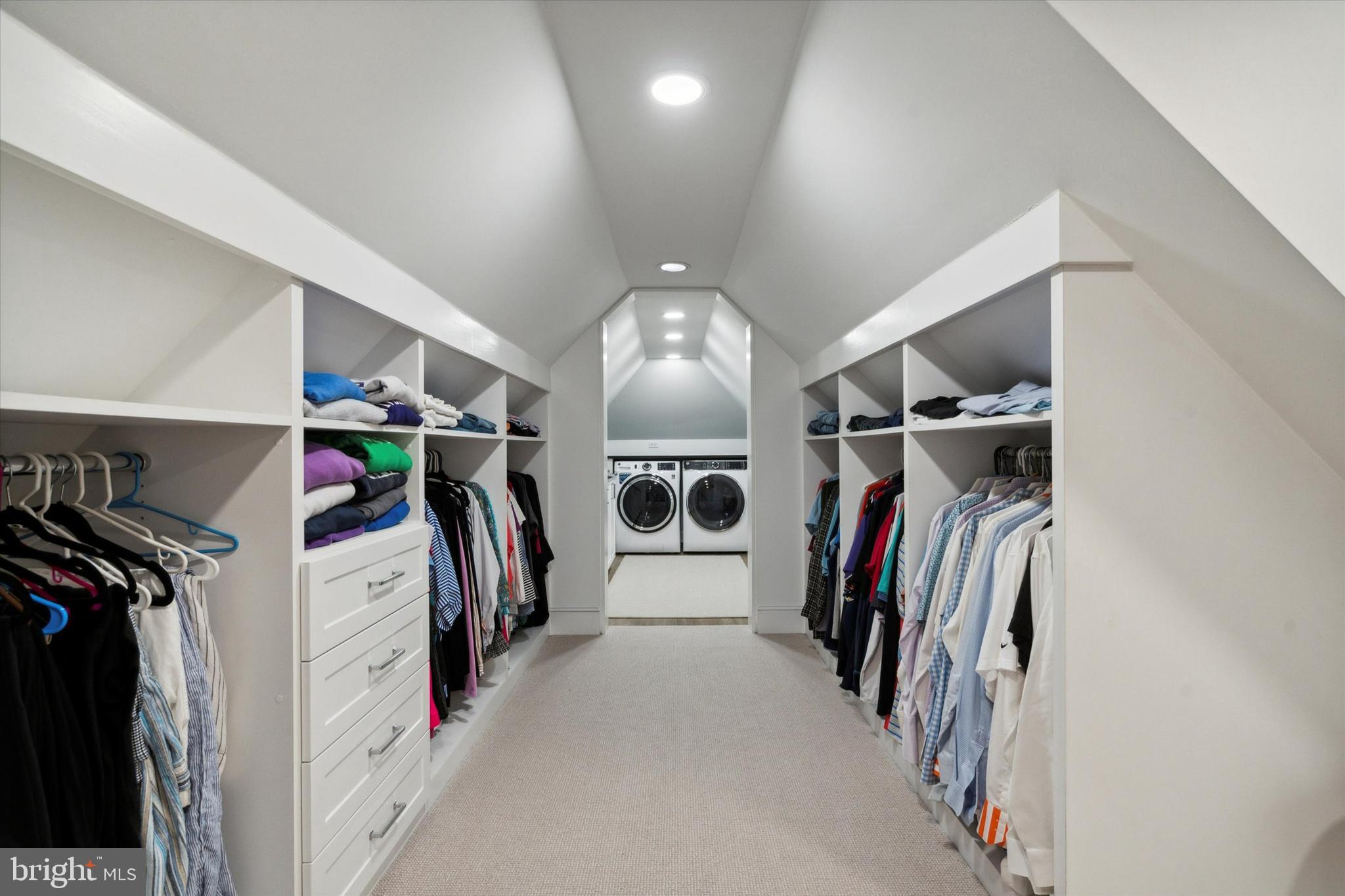 THE WOODS - Residential