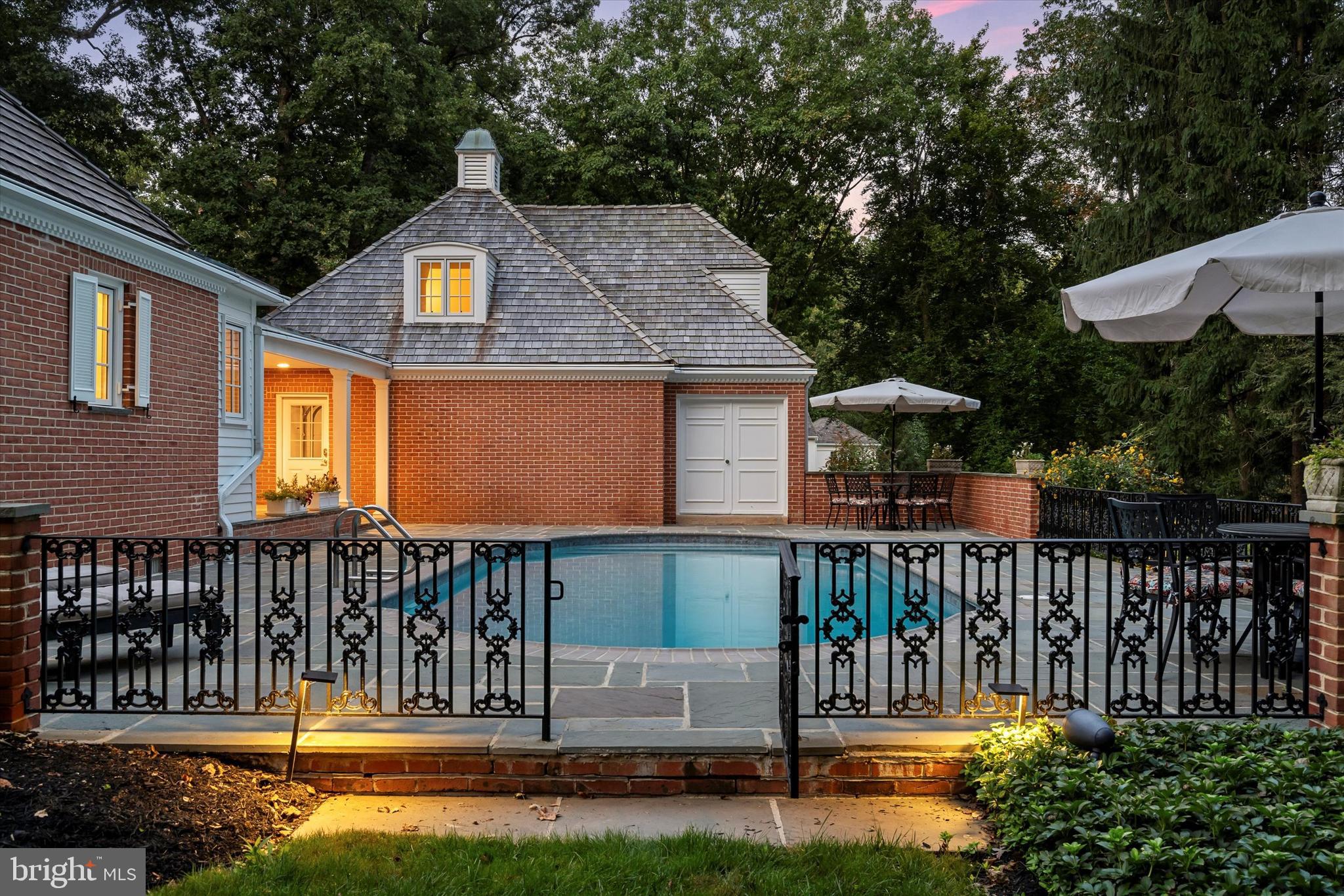 THE WOODS - Residential